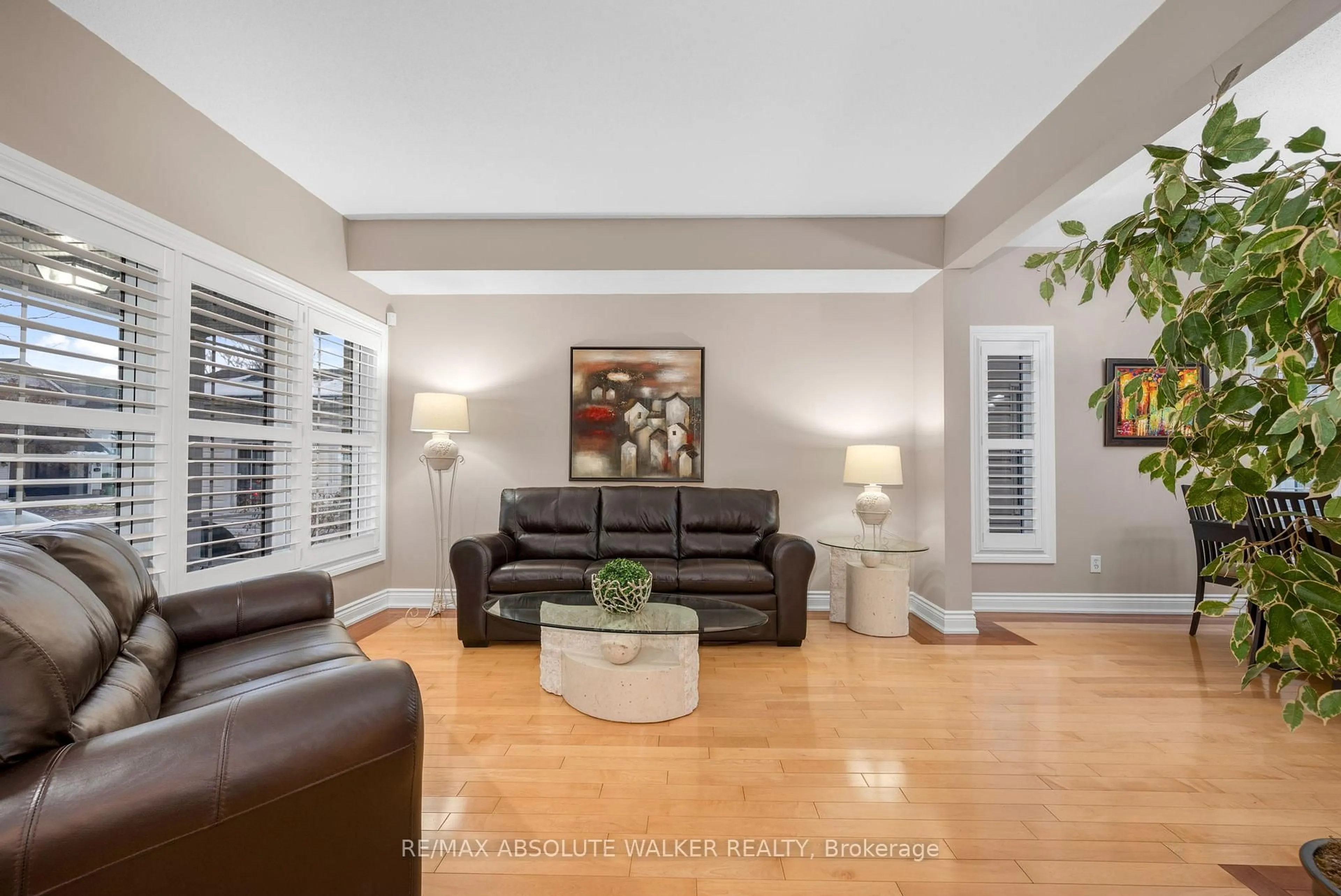 Living room with furniture, unknown for 1662 Frenette St, Ottawa Ontario K4A 4L4