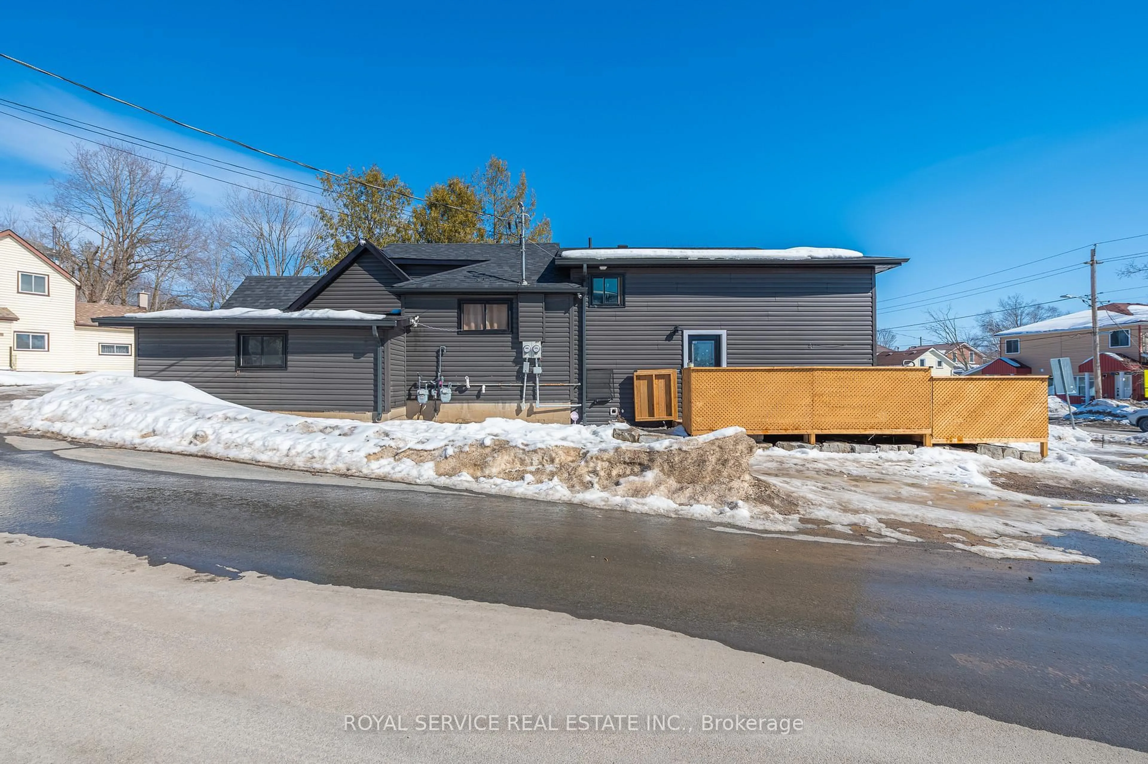 A pic from outside/outdoor area/front of a property/back of a property/a pic from drone, street for 69 Maple St, Trent Hills Ontario K0L 1L0