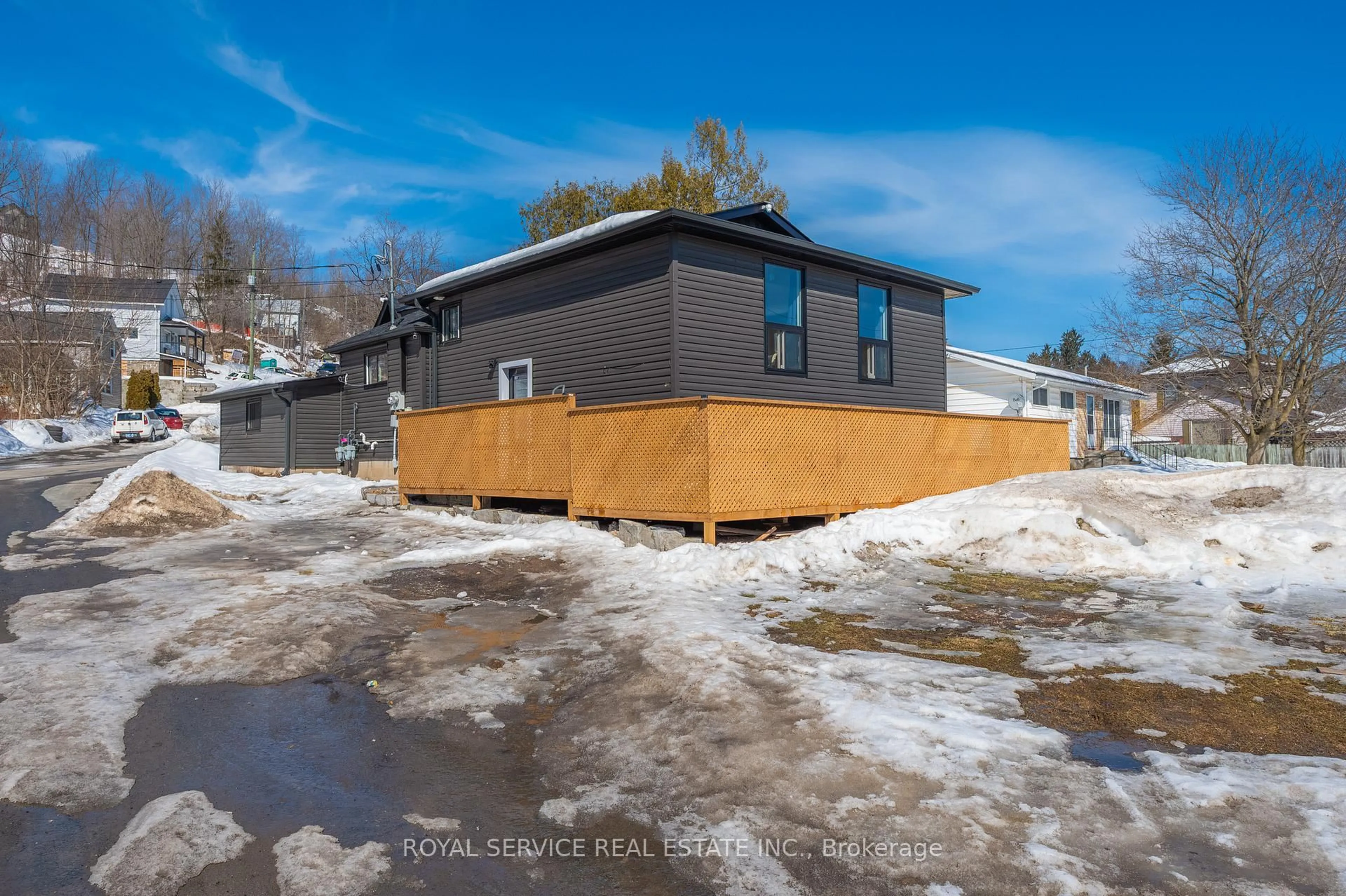 Home with vinyl exterior material, unknown for 69 Maple St, Trent Hills Ontario K0L 1L0