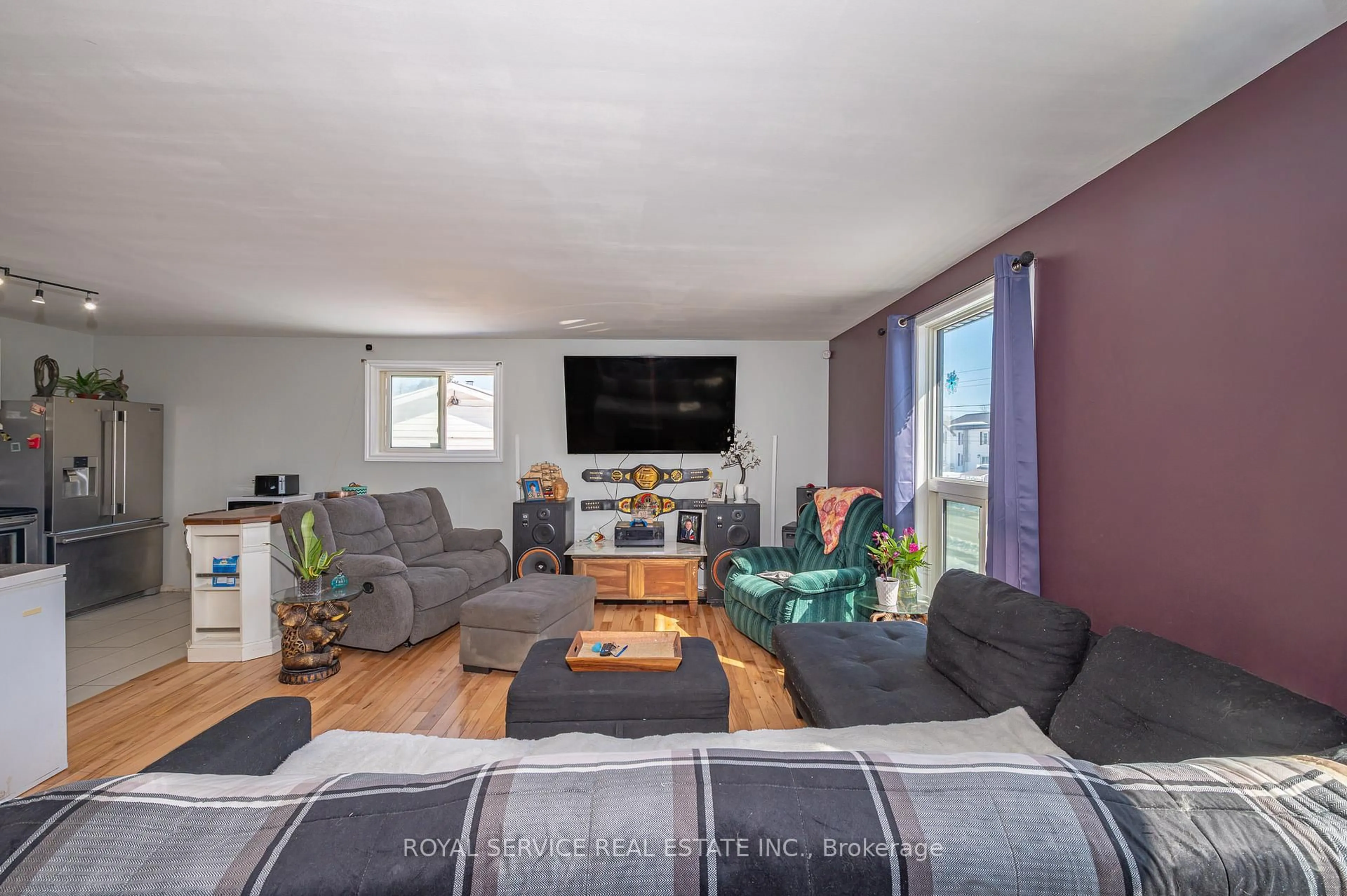 Living room with furniture, unknown for 69 Maple St, Trent Hills Ontario K0L 1L0