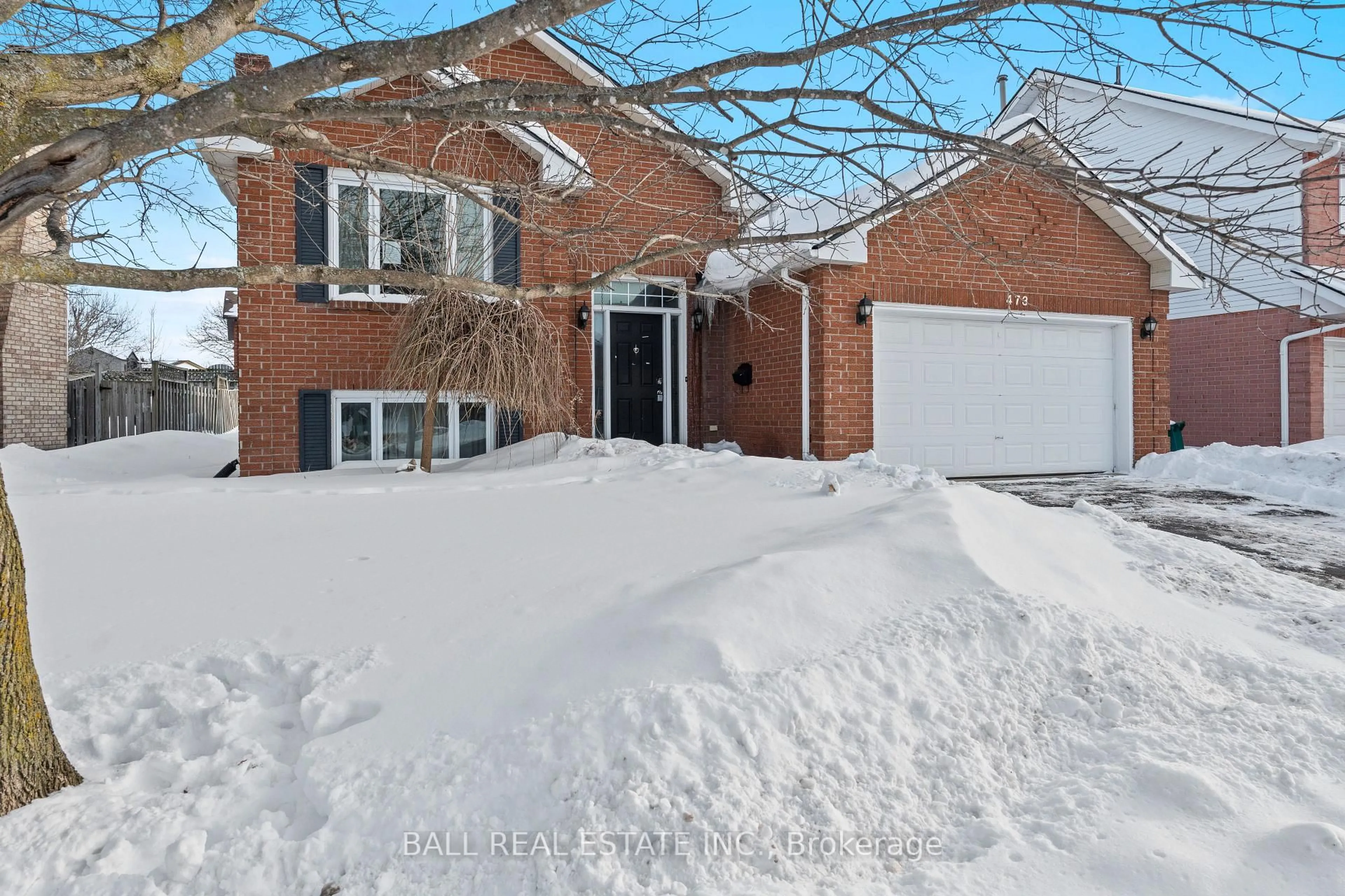 A pic from outside/outdoor area/front of a property/back of a property/a pic from drone, street for 473 Kingsdale Ave, Kingston Ontario K7M 8A3