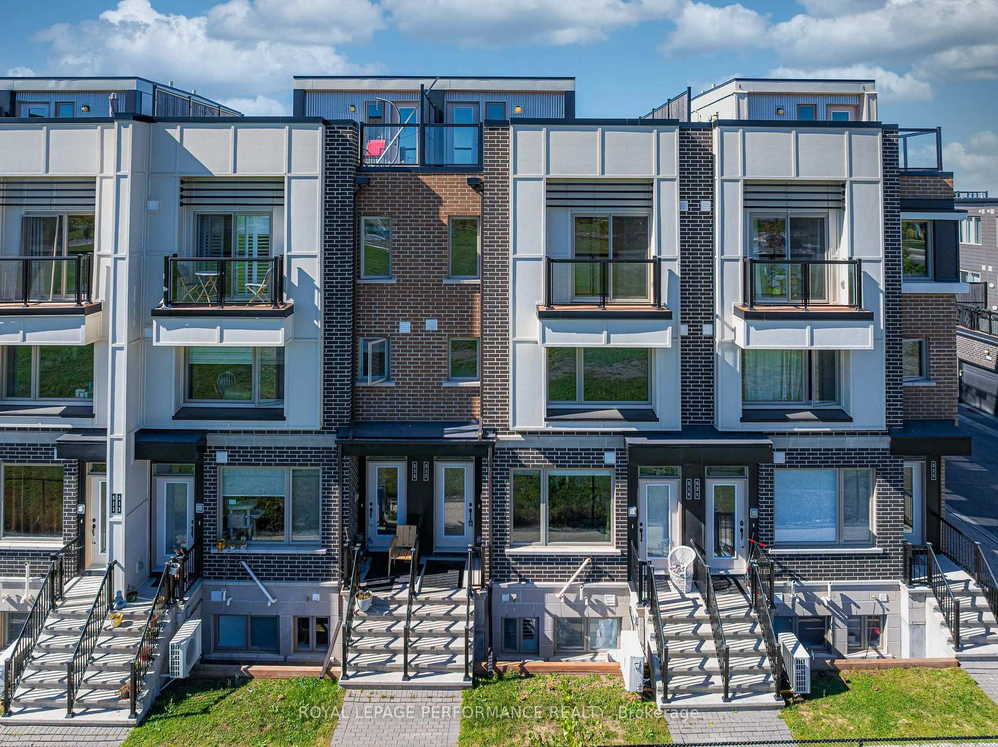 A pic from outside/outdoor area/front of a property/back of a property/a pic from drone, unknown for 517 ozawa Private, Ottawa Ontario K1K 4Z8