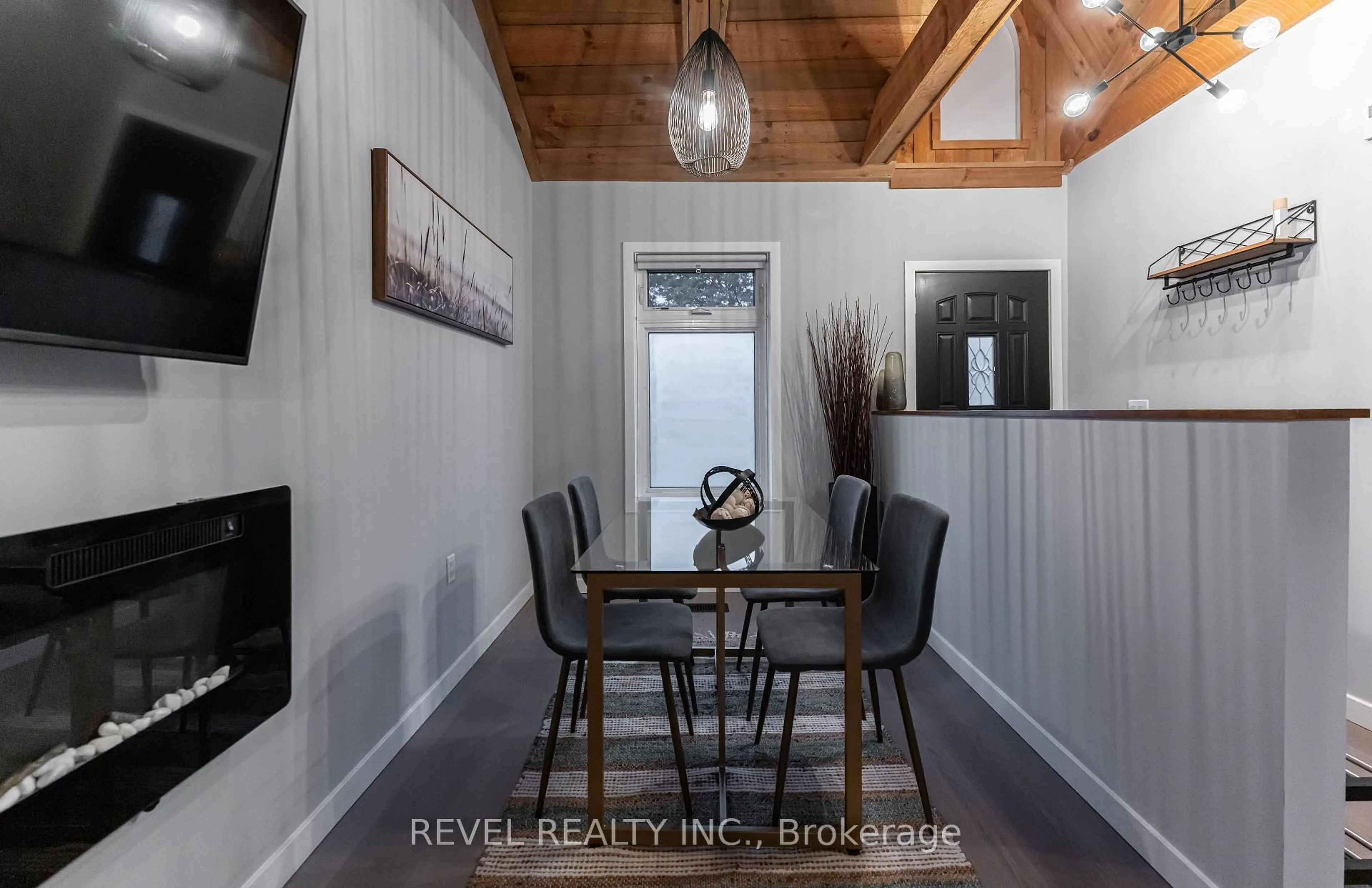 Dining room, unknown for 329 Main St, Hamilton Ontario L8P 1K1