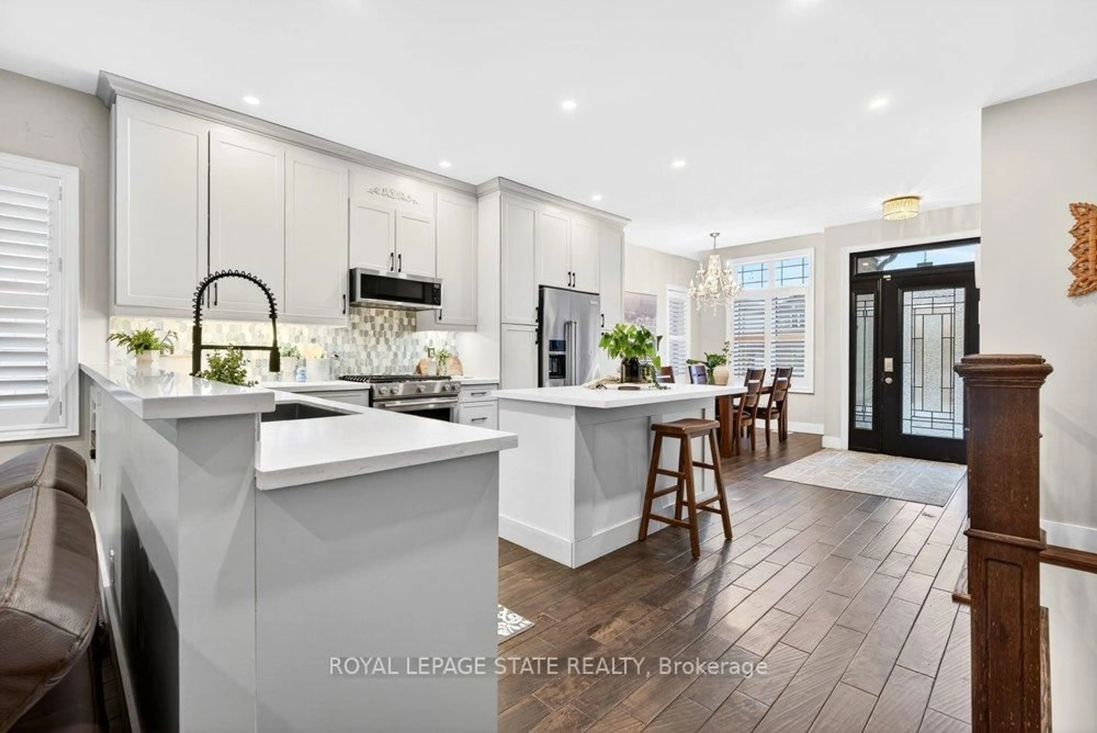 Open concept kitchen, ceramic/tile floor for 117 Monarch St, Welland Ontario L3C 0E6