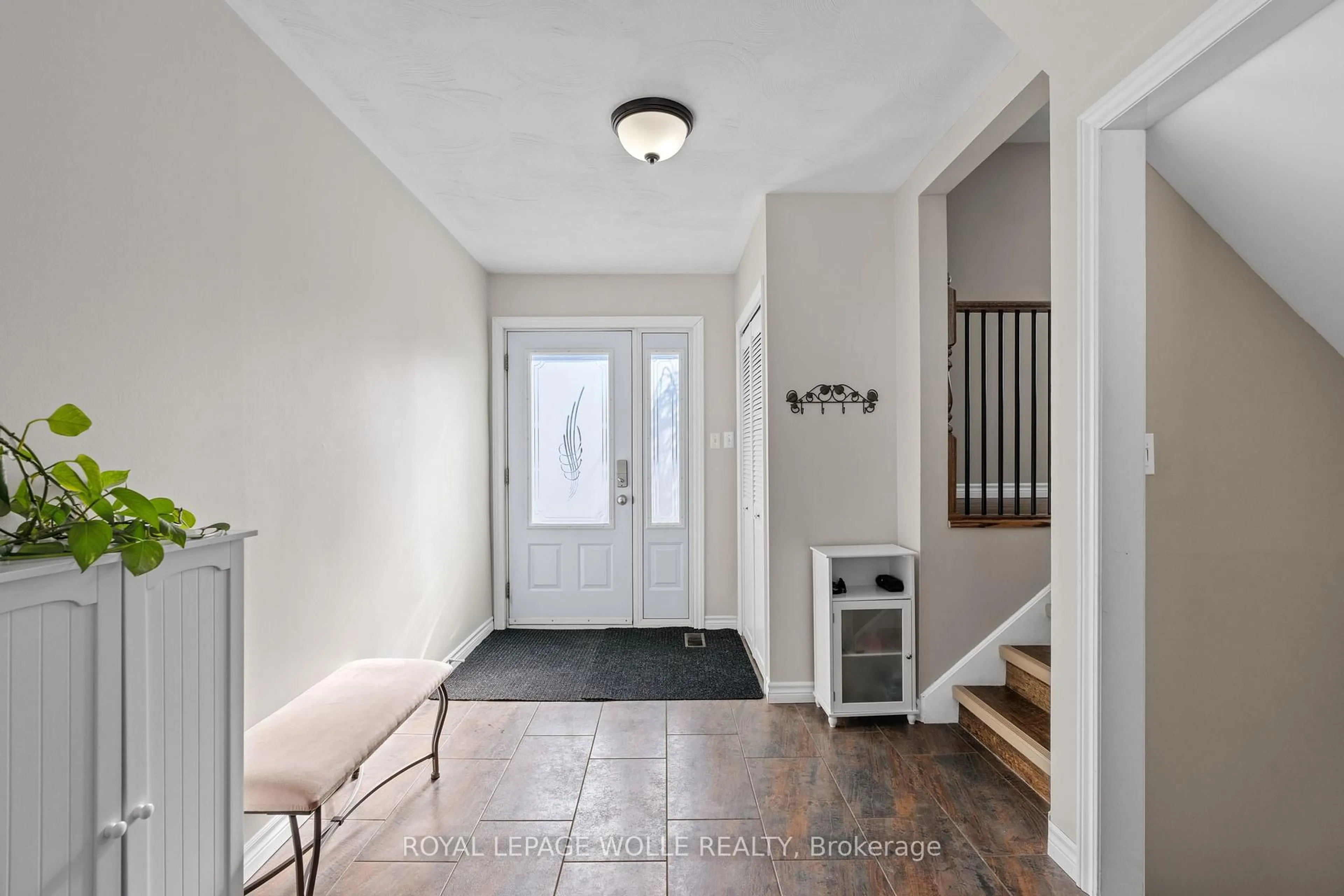 Indoor entryway for 218 ARRIS Cres, West Perth Ontario N0K 1N0