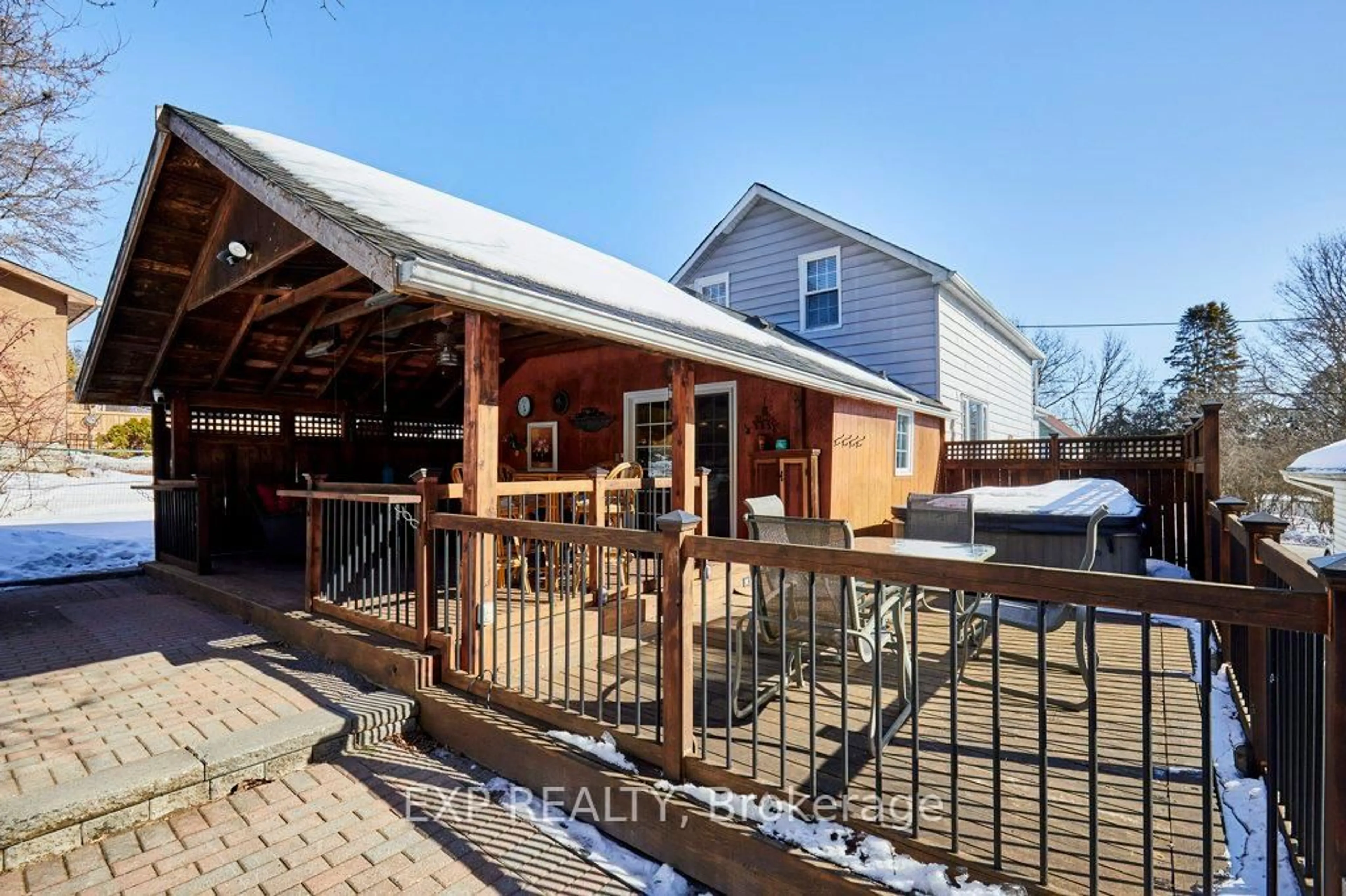 Patio, street for 8 Chestnut Hill, Port Hope Ontario L1A 2B2