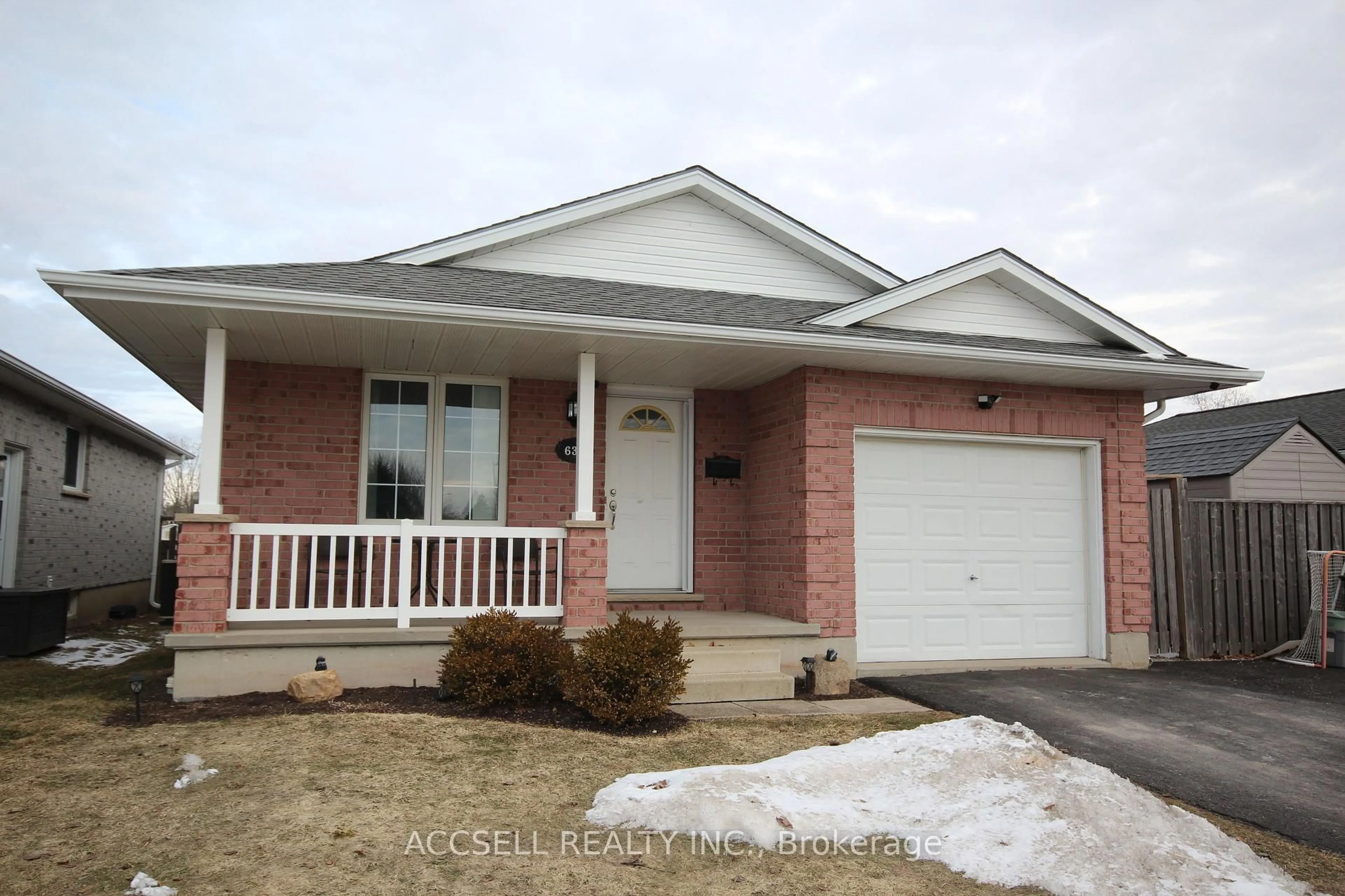 Home with brick exterior material, street for 635 Highview Dr, St. Thomas Ontario N5R 5E7