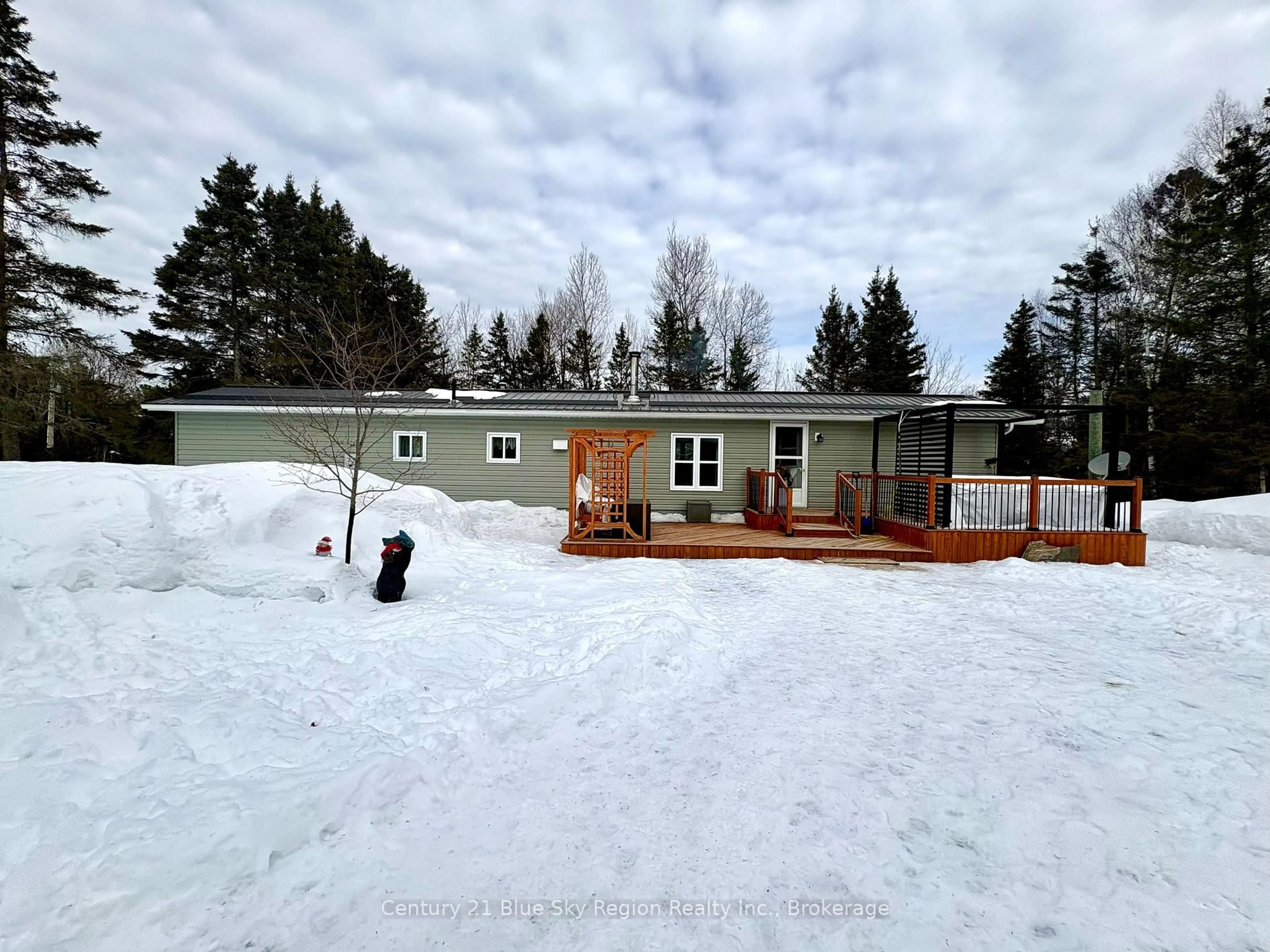 A pic from outside/outdoor area/front of a property/back of a property/a pic from drone, building for 320 Crystal Falls Rd, West Nipissing Ontario P0H 1L0