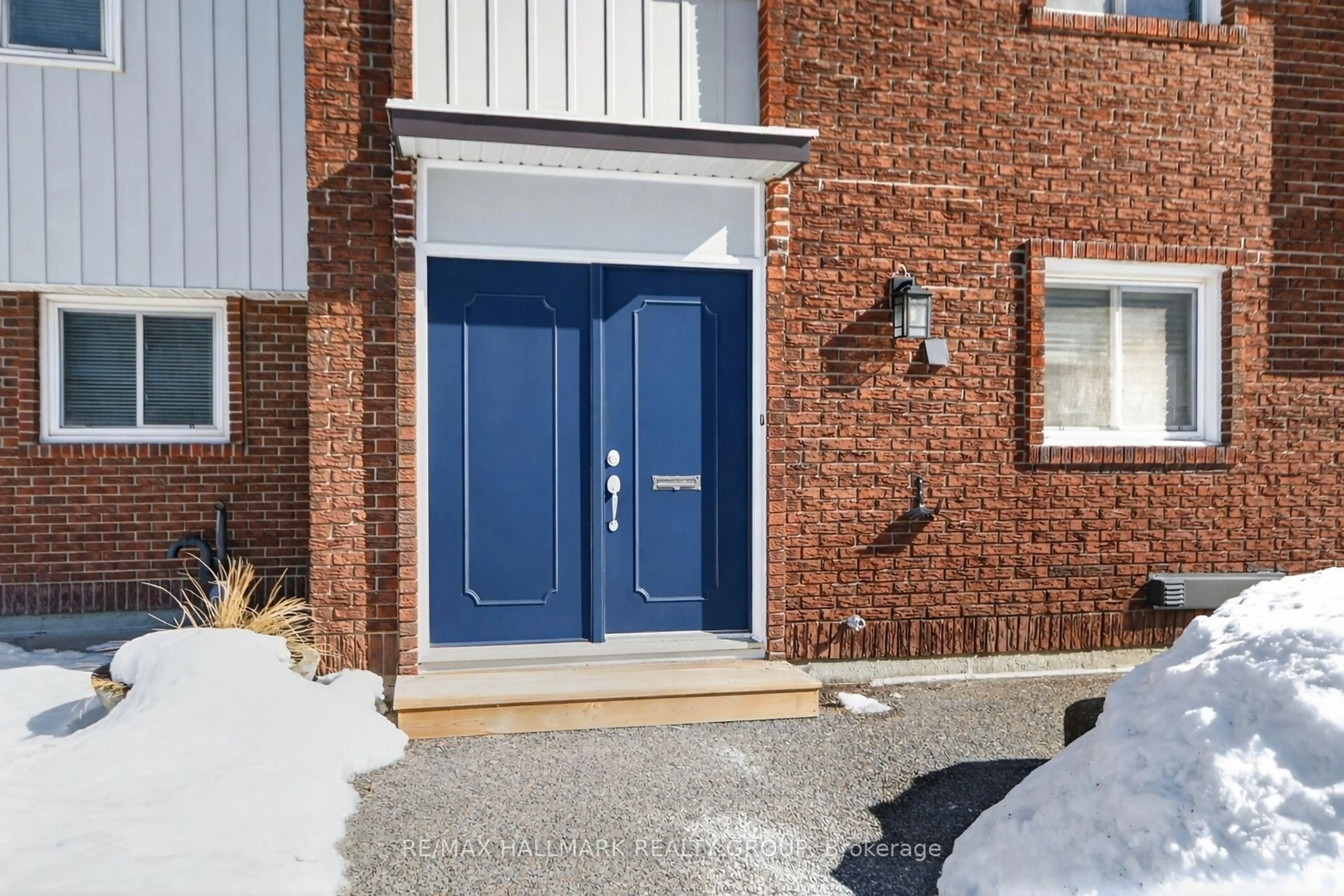 Home with brick exterior material, street for 1821 Walkley Rd #23, Ottawa Ontario K1H 6X9