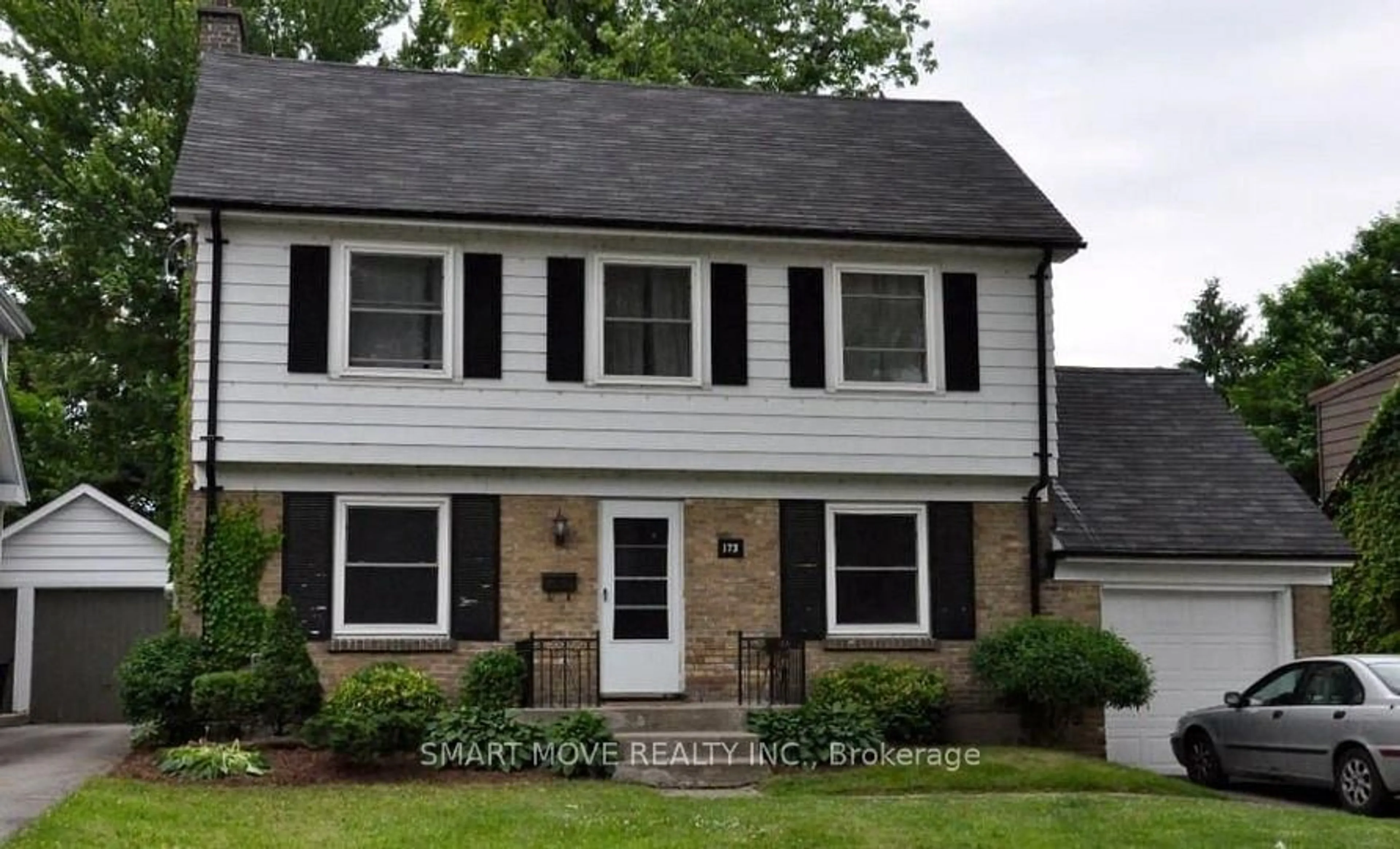 Home with vinyl exterior material, street for 173 Regent St, London East Ontario N6A 2G7