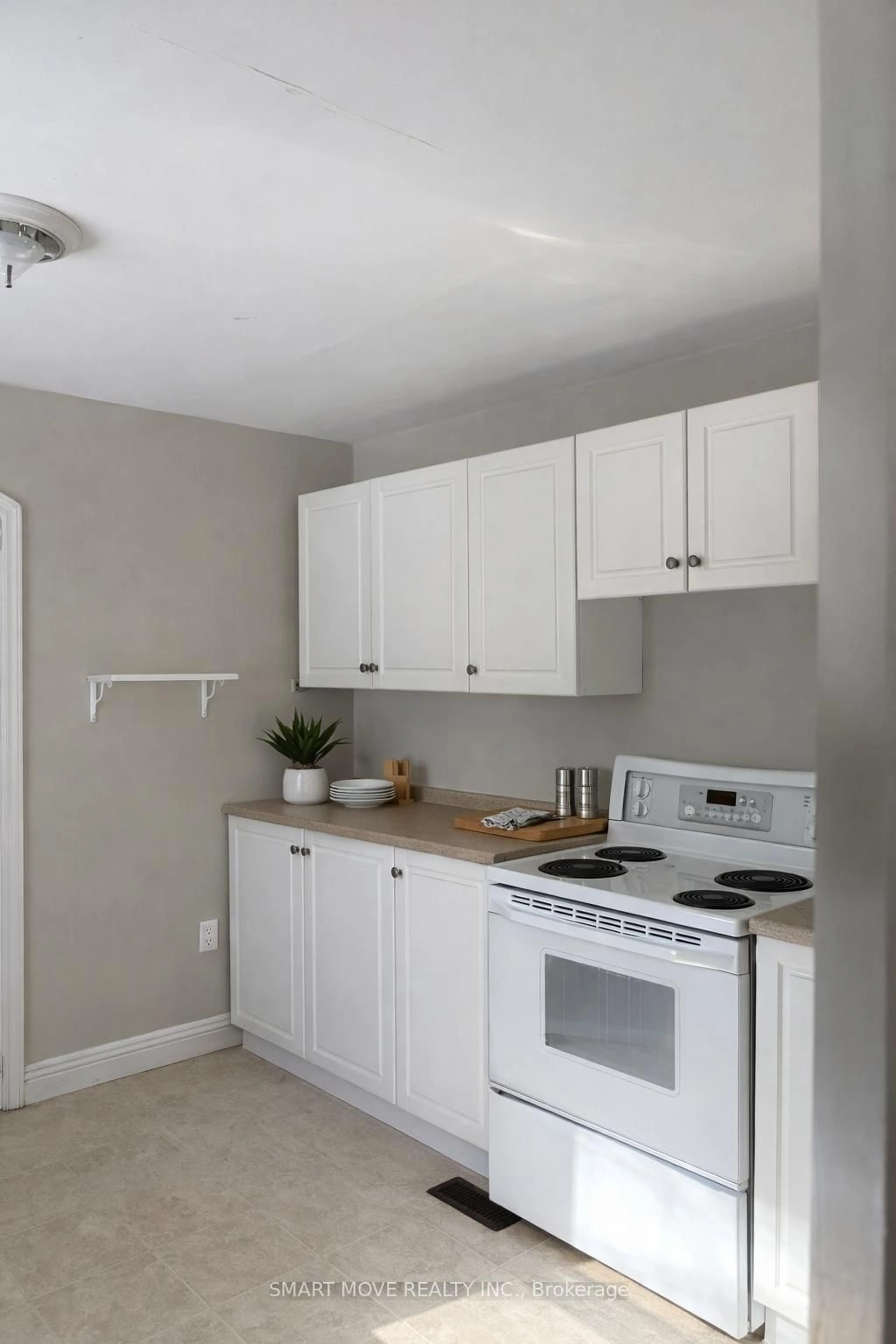 Standard kitchen, unknown for 173 Regent St, London East Ontario N6A 2G7