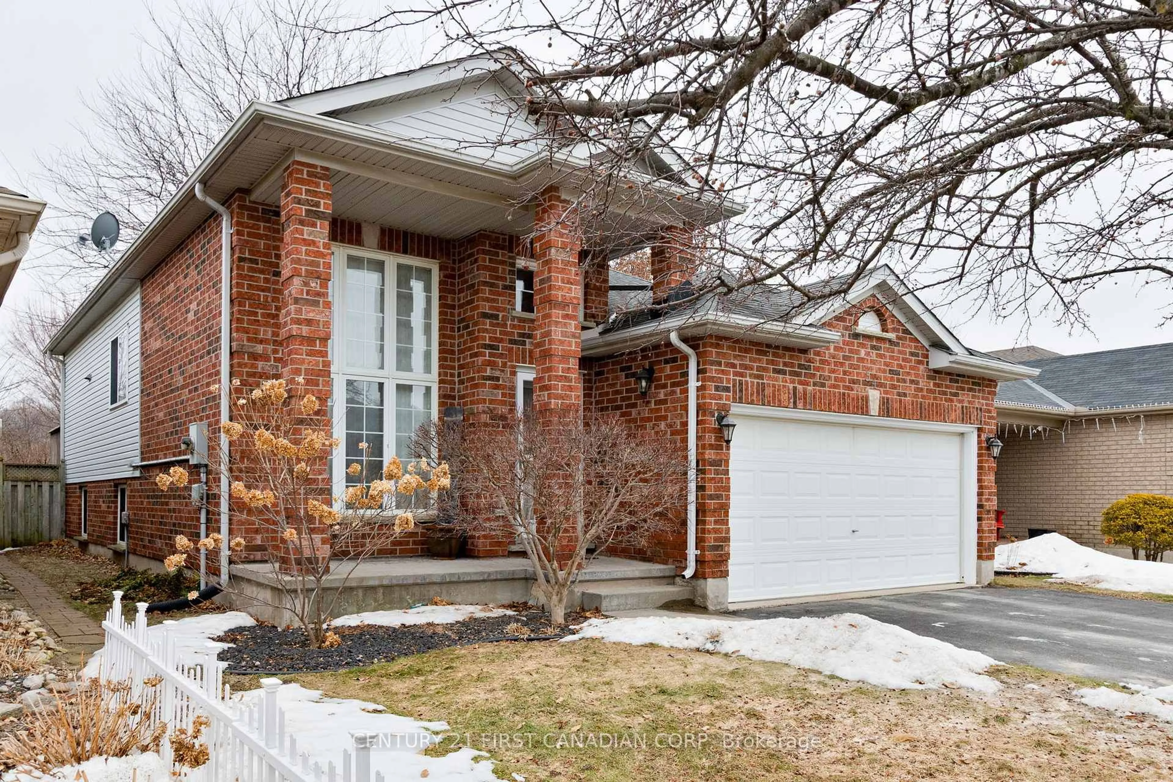 Home with brick exterior material, street for 54 Willow Cres, Strathroy-Caradoc Ontario N7G 4G3
