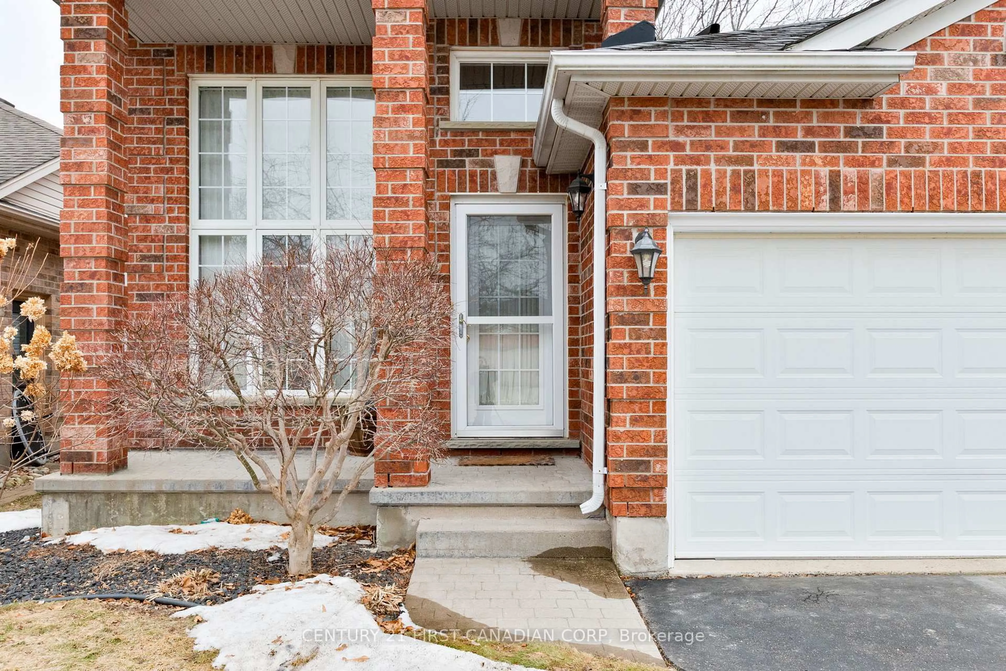 Home with brick exterior material, street for 54 Willow Cres, Strathroy-Caradoc Ontario N7G 4G3