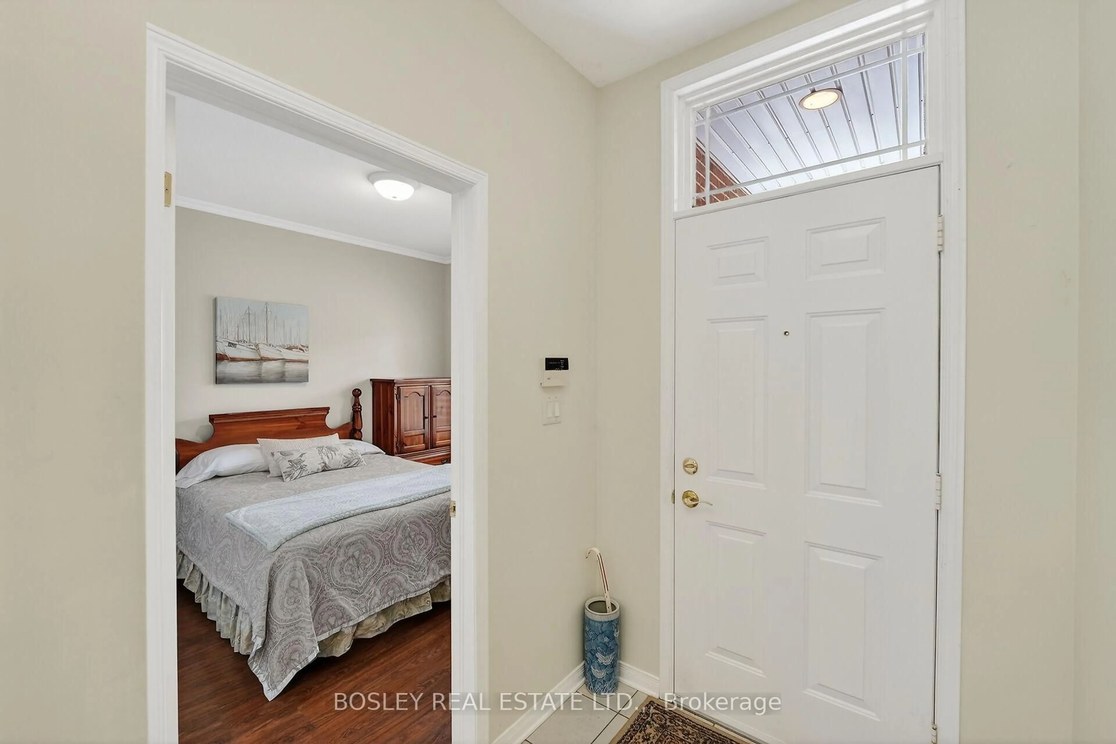 Indoor entryway for 3381 Montrose Rd #TH 9, Niagara Falls Ontario L2H 0J9