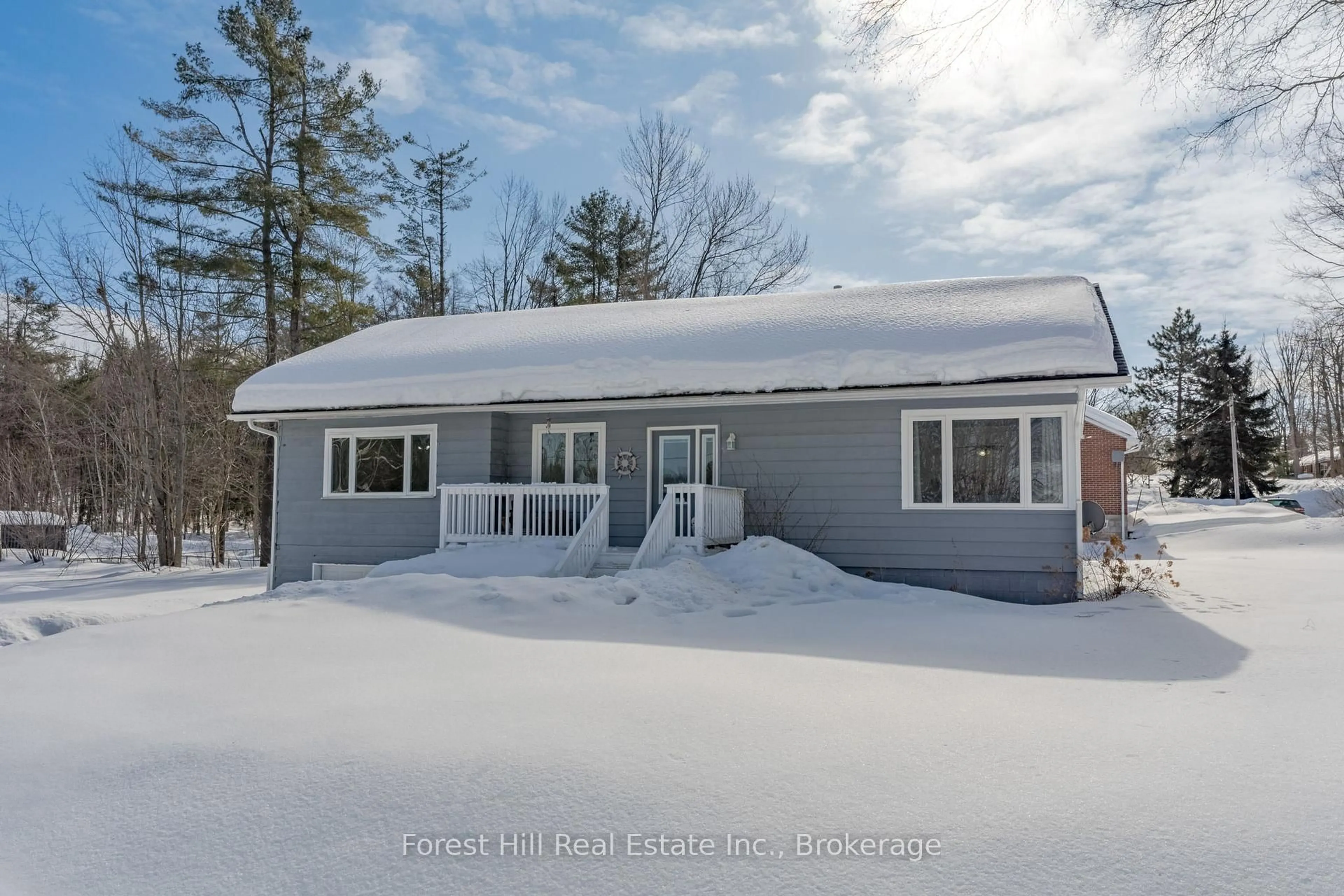A pic from outside/outdoor area/front of a property/back of a property/a pic from drone, unknown for 1012 North Burgess Ave, Muskoka Lakes Ontario P0C 1A0