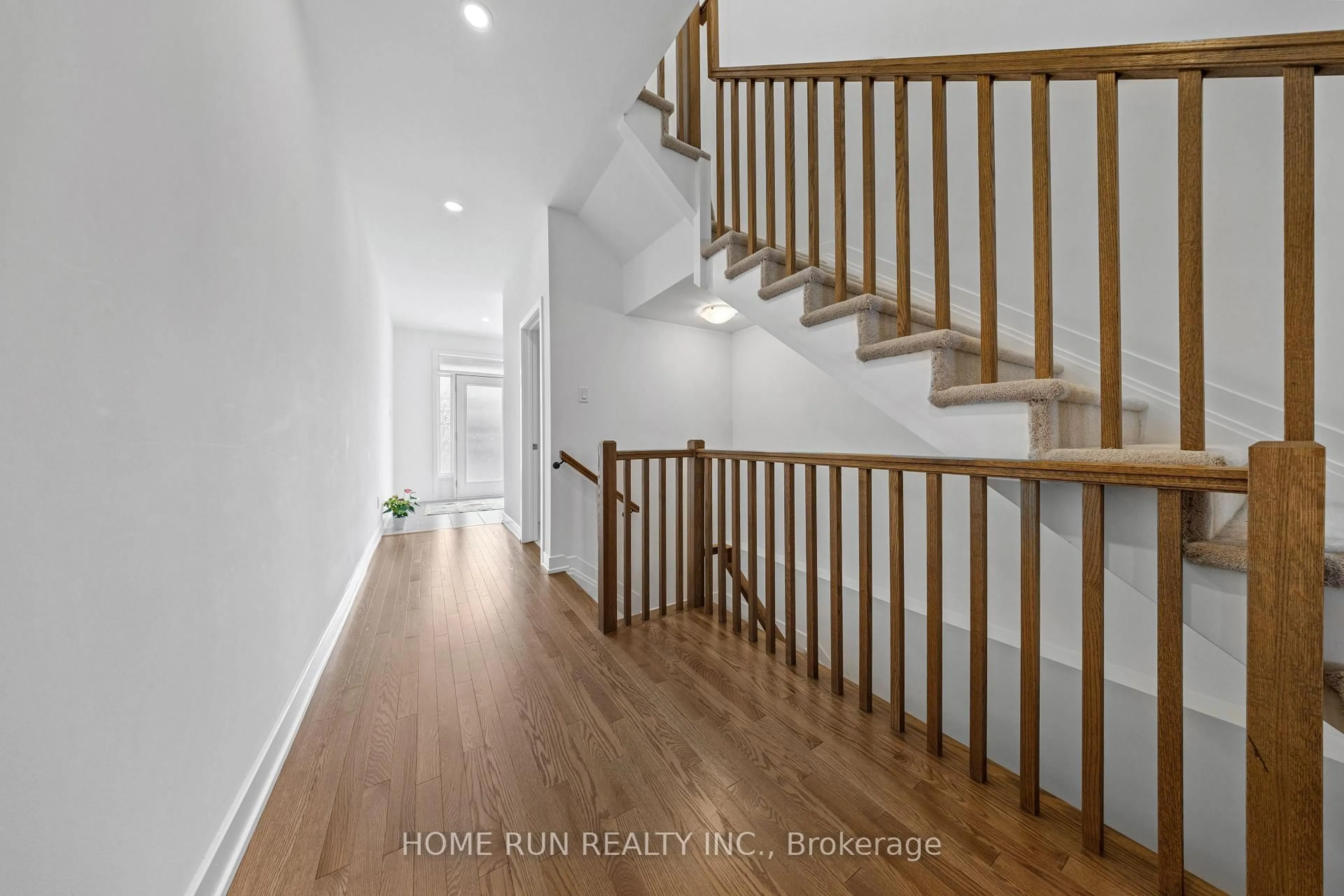 Unknown for 909 Beckton Hts, Ottawa Ontario K2S 2X5