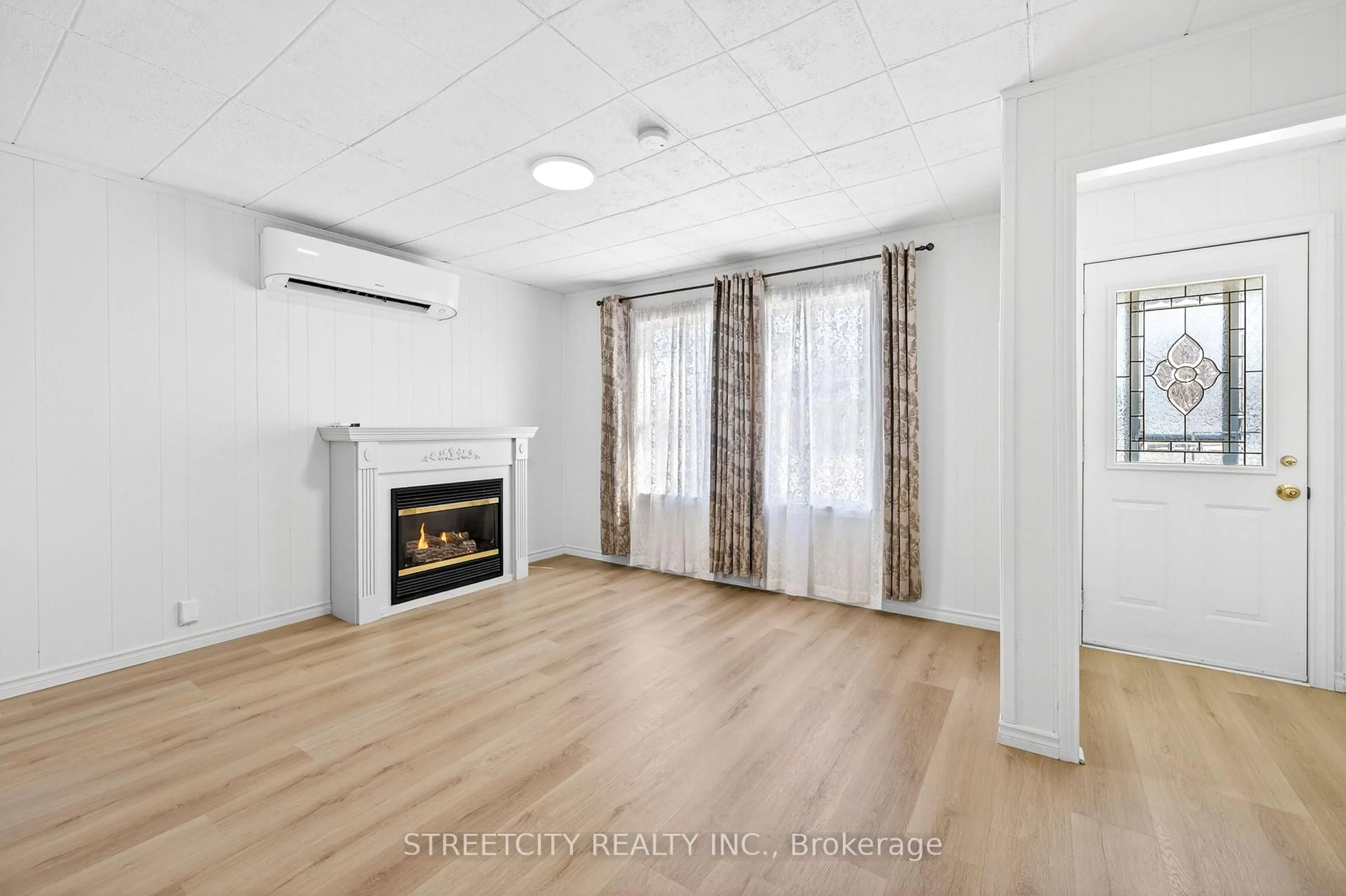 A pic of a room for 384 Brock St, Brantford Ontario N3S 5Y7