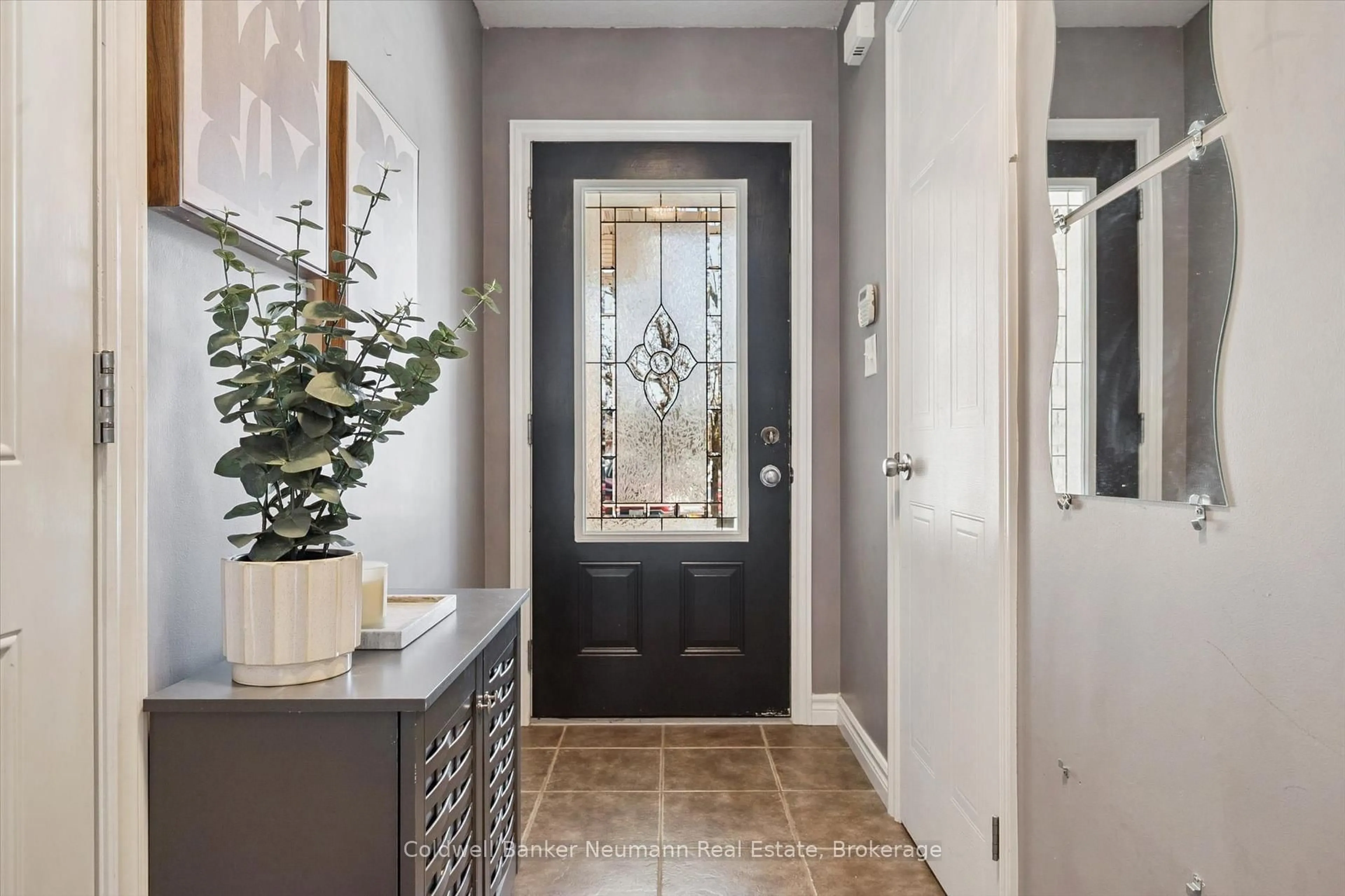 Indoor entryway for 20 Shackleton Dr #37, Guelph Ontario N1E 0C5