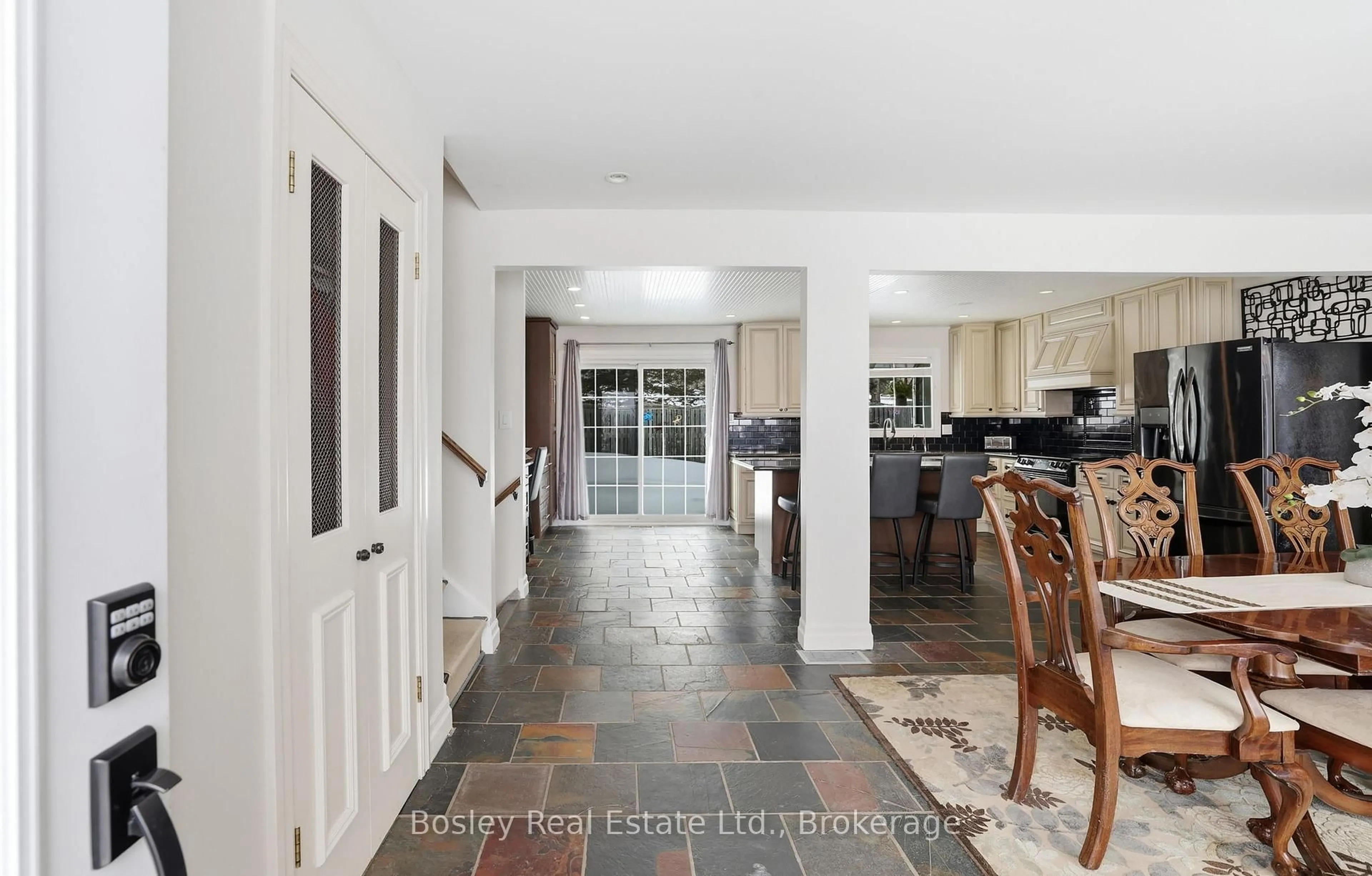 Indoor entryway for 357190 The Blue Mountain Meaford Townline, Meaford Ontario N0H 2P0