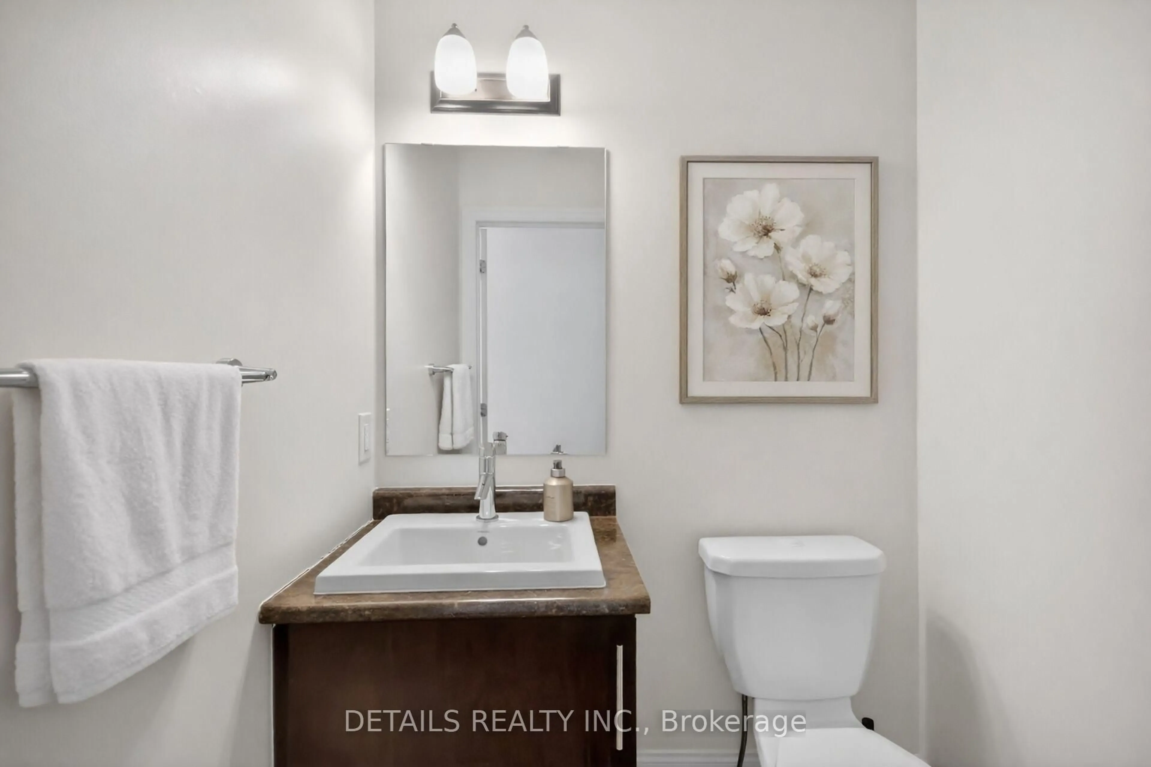 Standard bathroom, ceramic/tile floor for 124 Overberg Way, Ottawa Ontario K2S 0J7