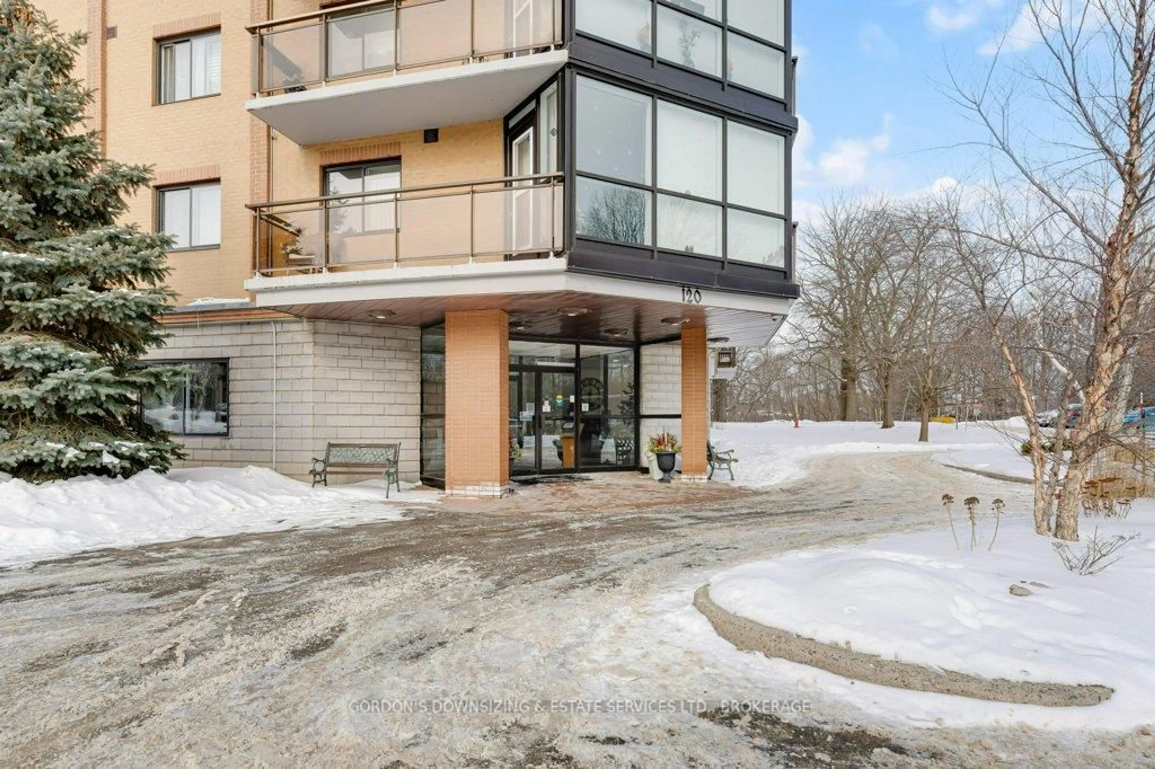 Unknown for 120 Barrett Crt #211, Kingston Ontario K7L 5H6