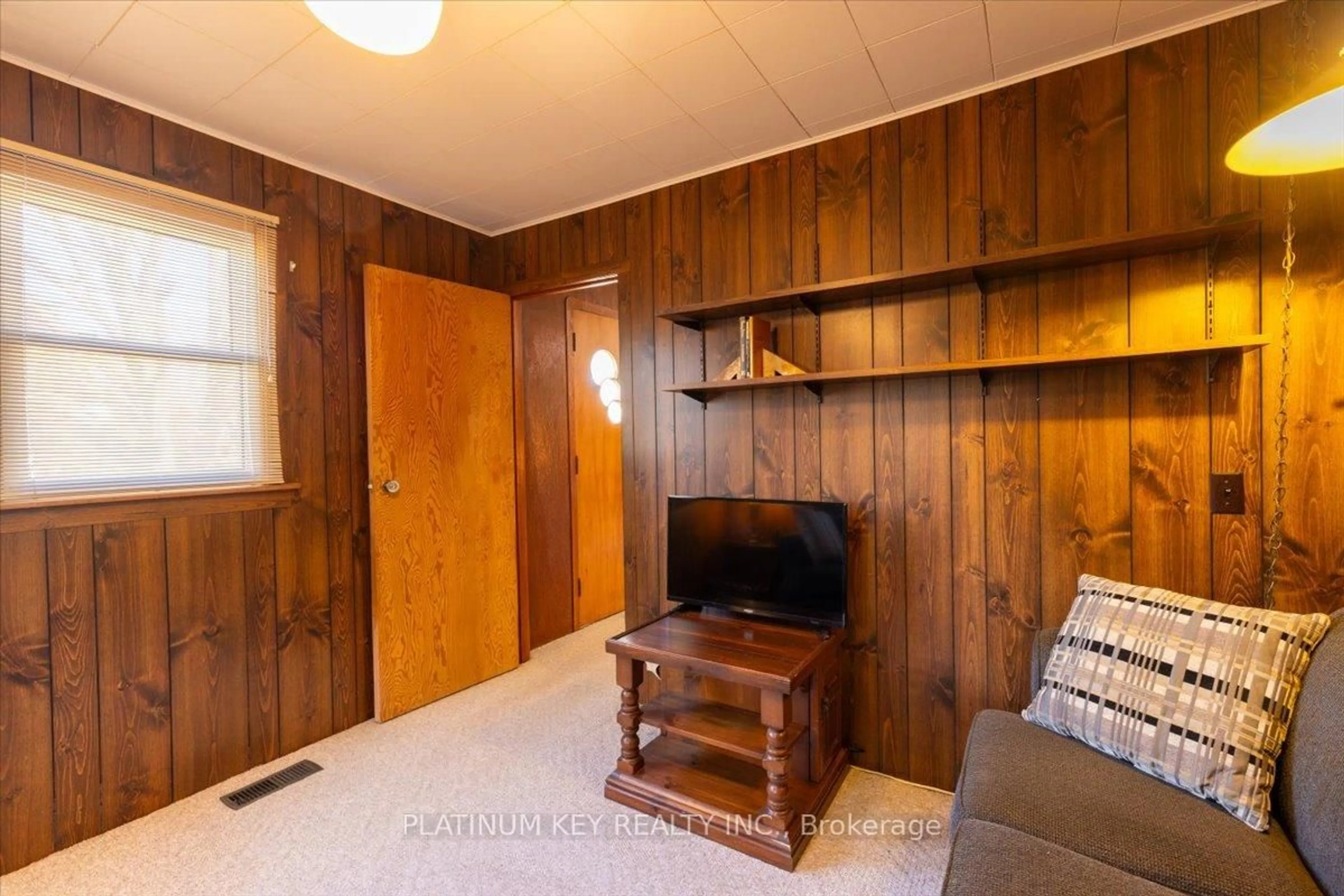 Unknown for 256 King St, Southwest Middlesex Ontario N0L 1M0