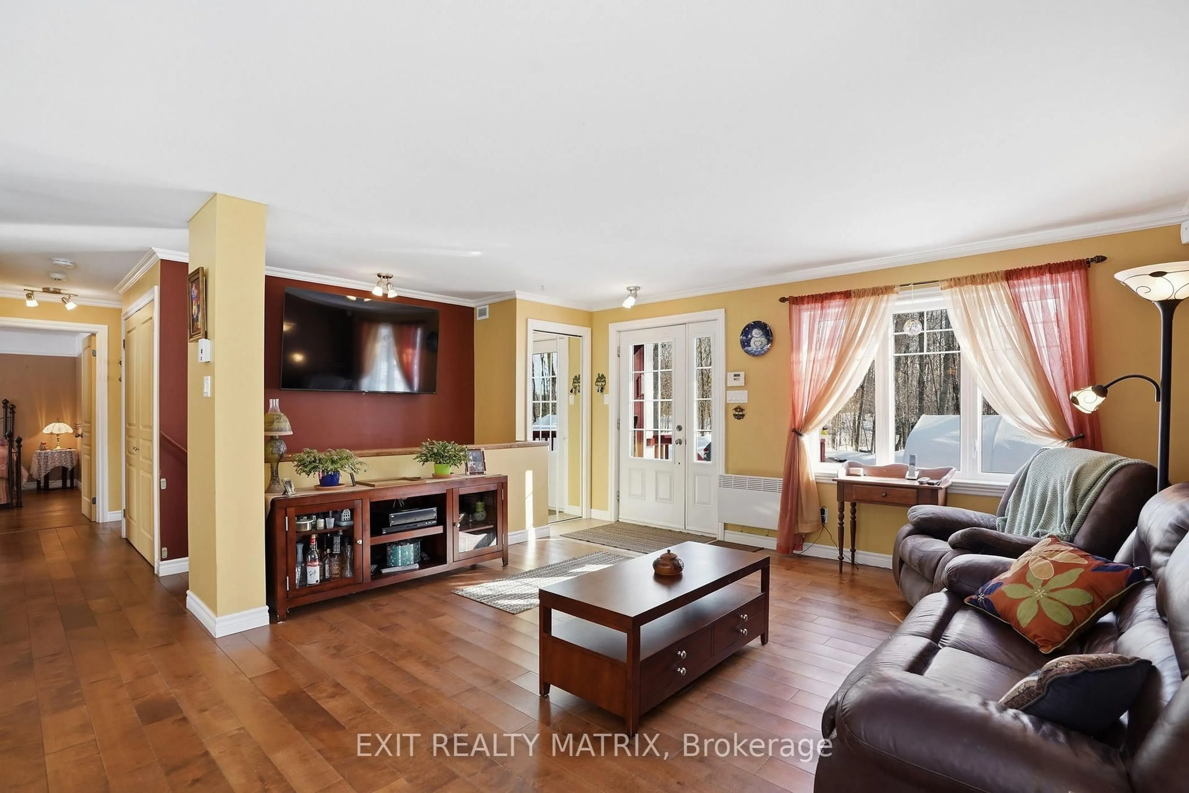 Living room with furniture, unknown for 8150 Montee Lemieux Rd, East Hawkesbury Ontario K0B 1M0