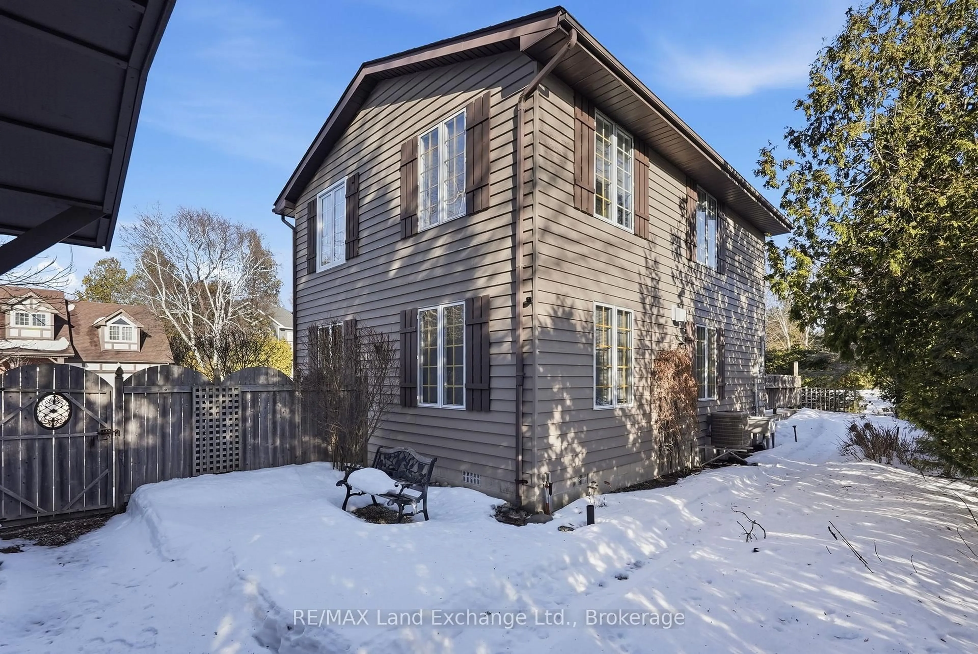 Unknown for 215 Island St, Saugeen Shores Ontario N0H 2L0