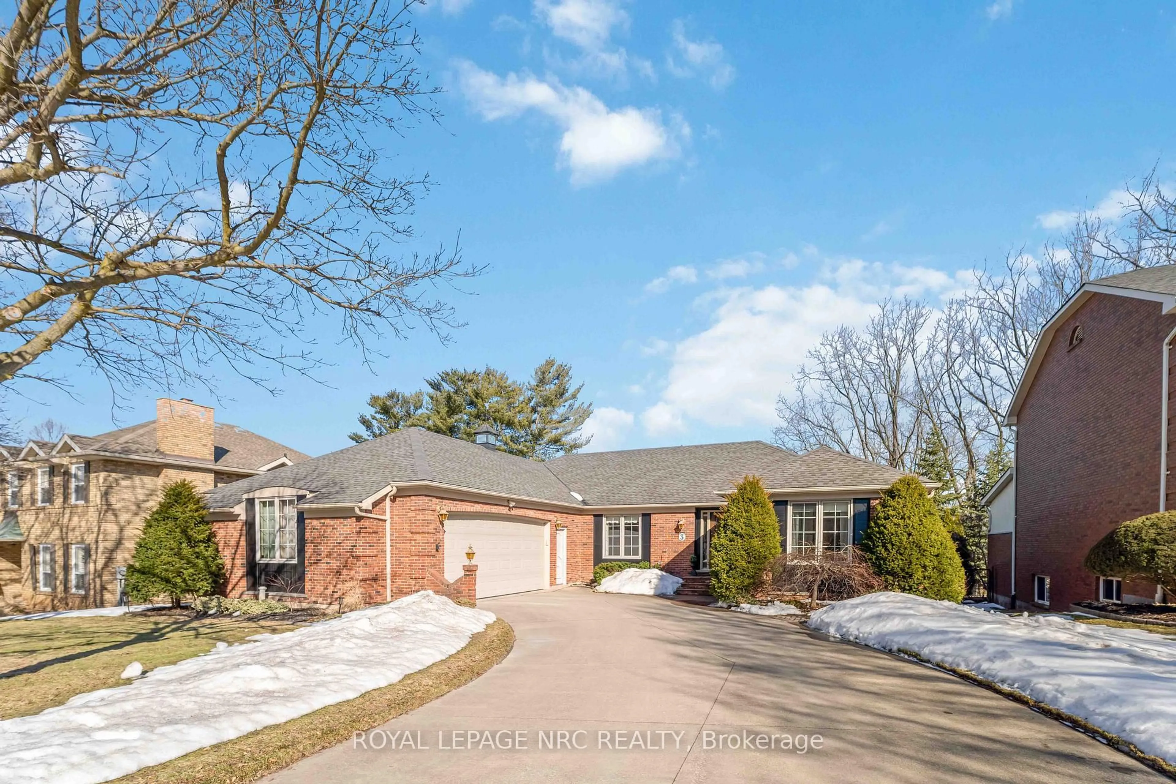 Home with brick exterior material, street for 3 Petronella Pkwy, Pelham Ontario L0S 1E0