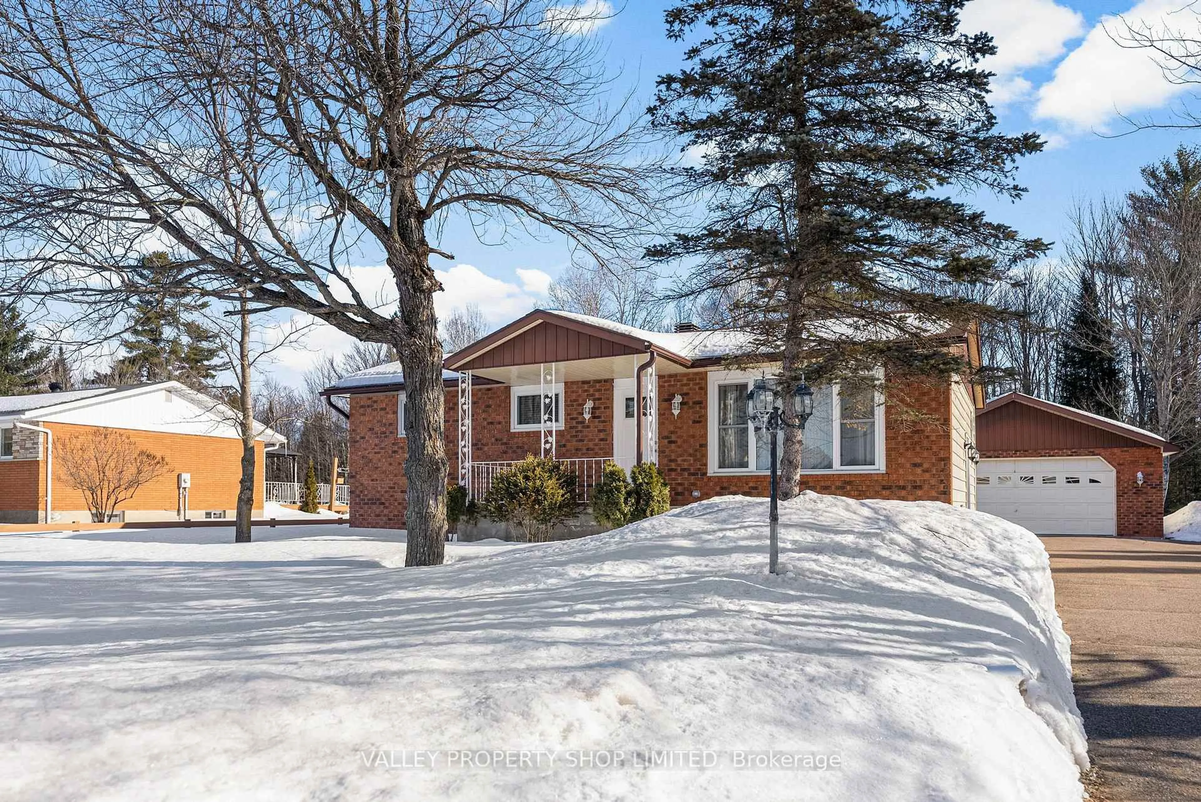 Home with brick exterior material, street for 1224 B Line Rd, Pembroke Ontario K8A 6W8