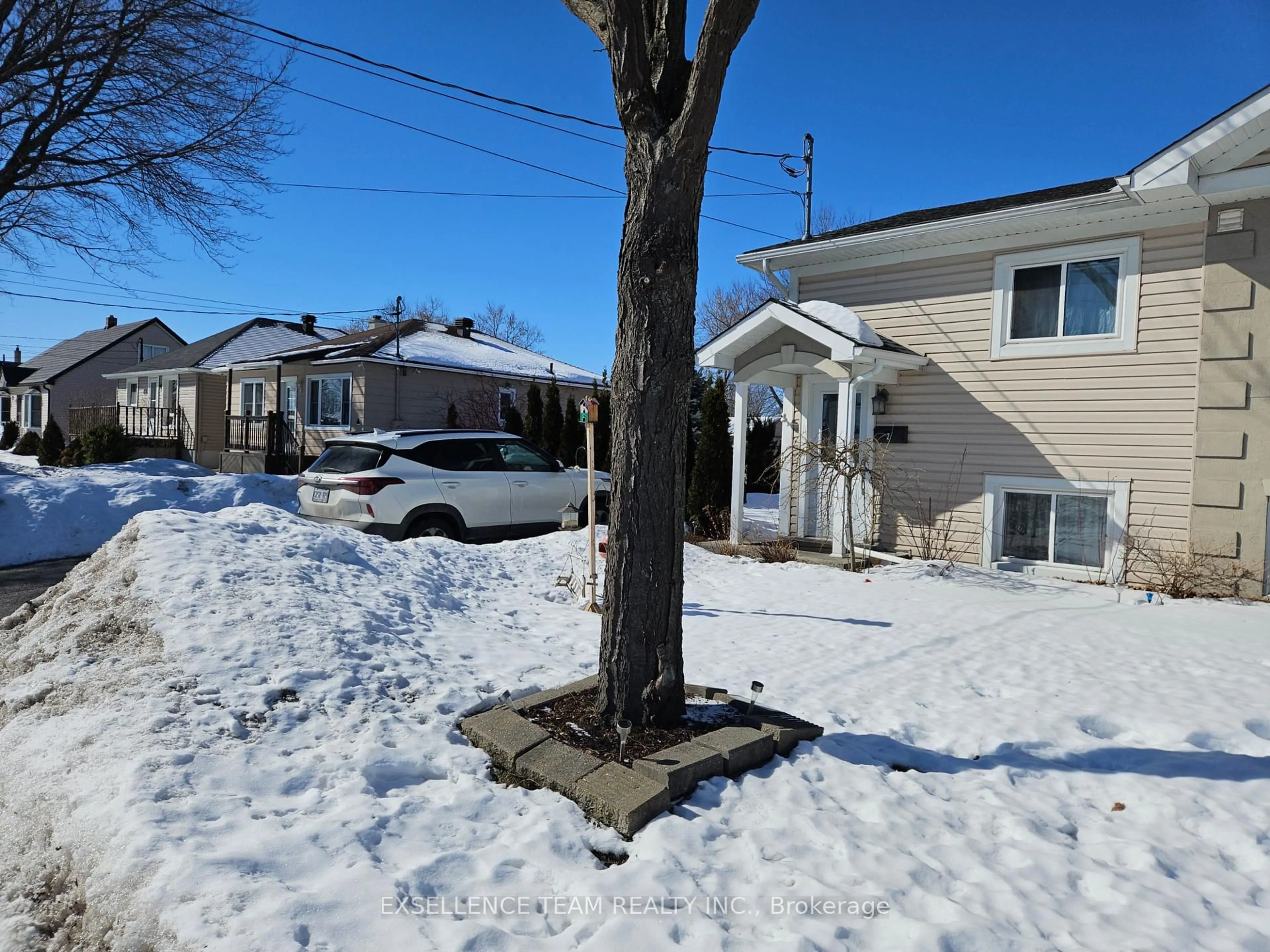 A pic from outside/outdoor area/front of a property/back of a property/a pic from drone, street for 2 Bellamy St, Cornwall Ontario K6J 3K7