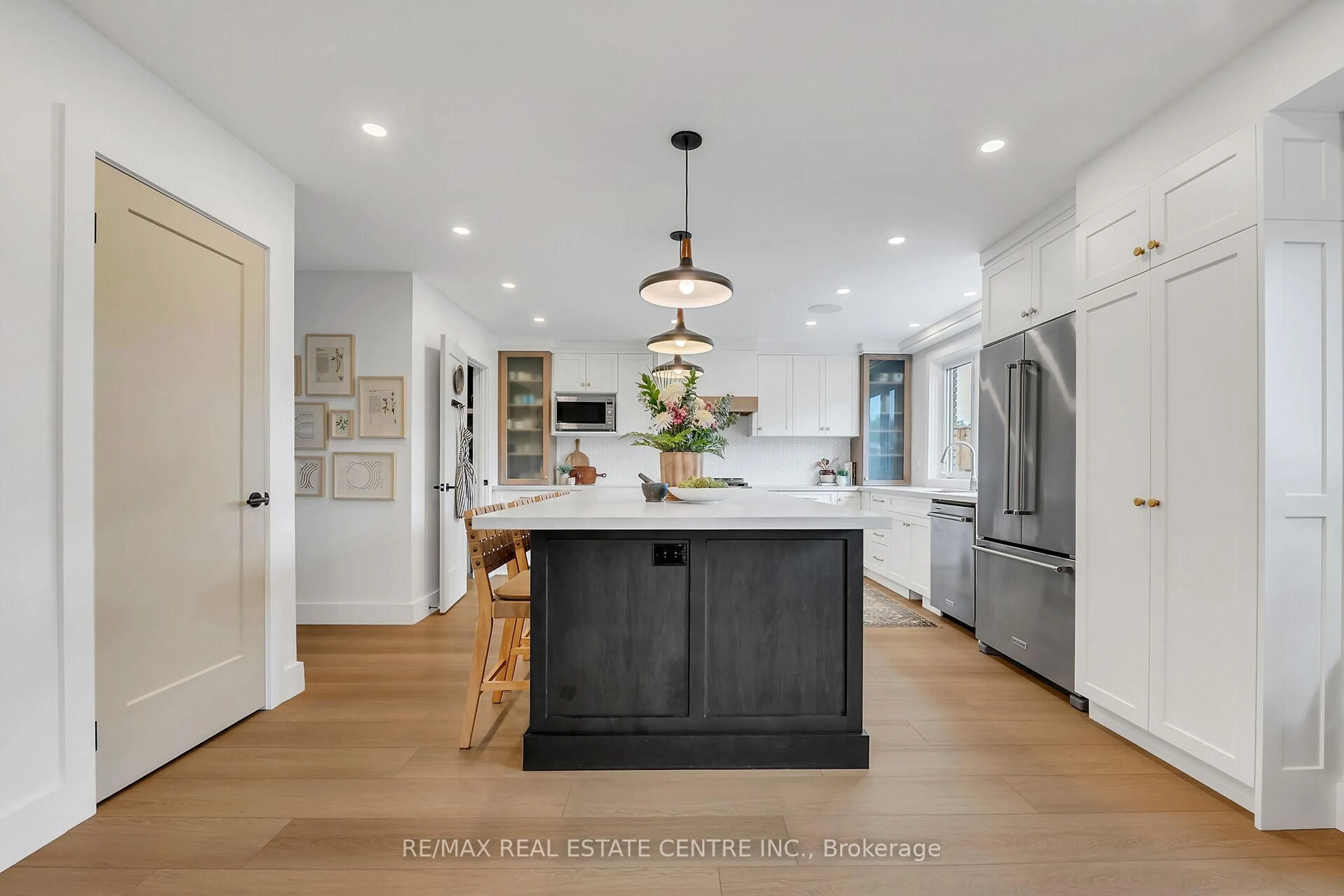 Open concept kitchen, unknown for 217 Jones Rd, Hamilton Ontario L8E 5J4