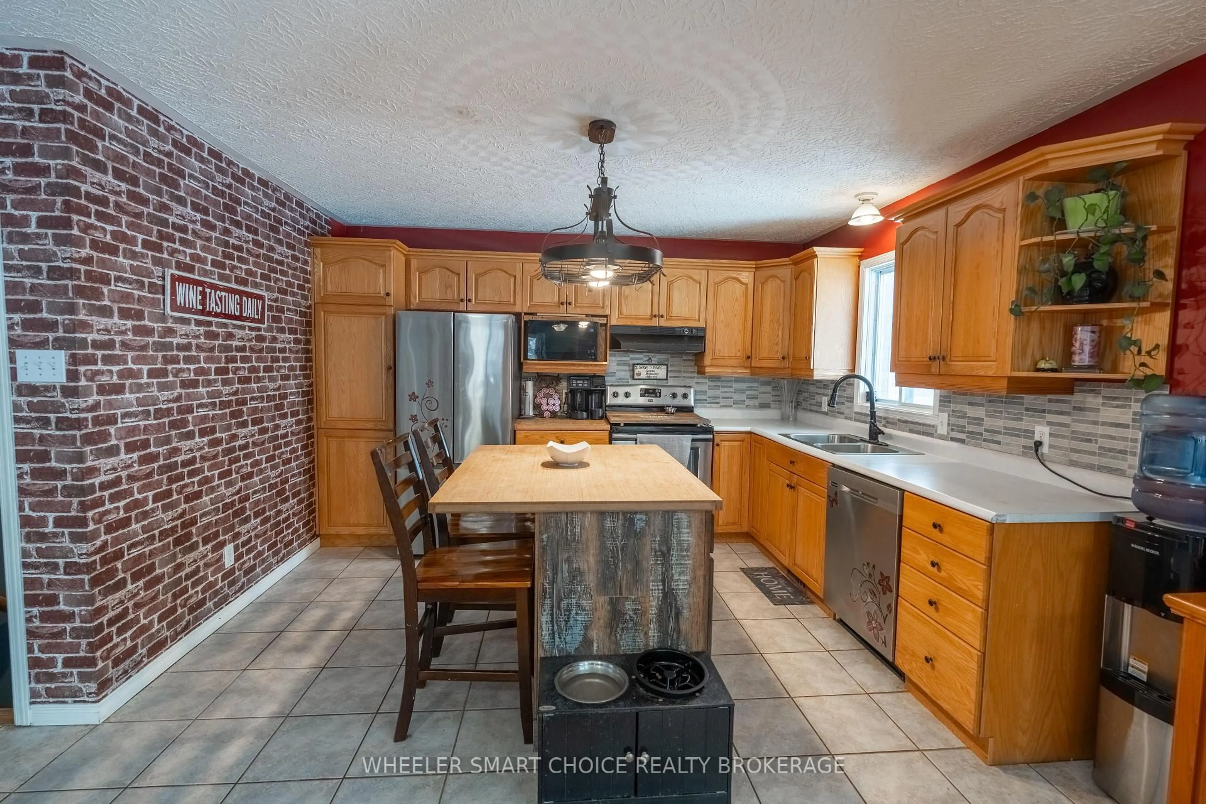 Open concept kitchen, ceramic/tile floor for 16501 Myers Rd, South Stormont Ontario K0C 1R0