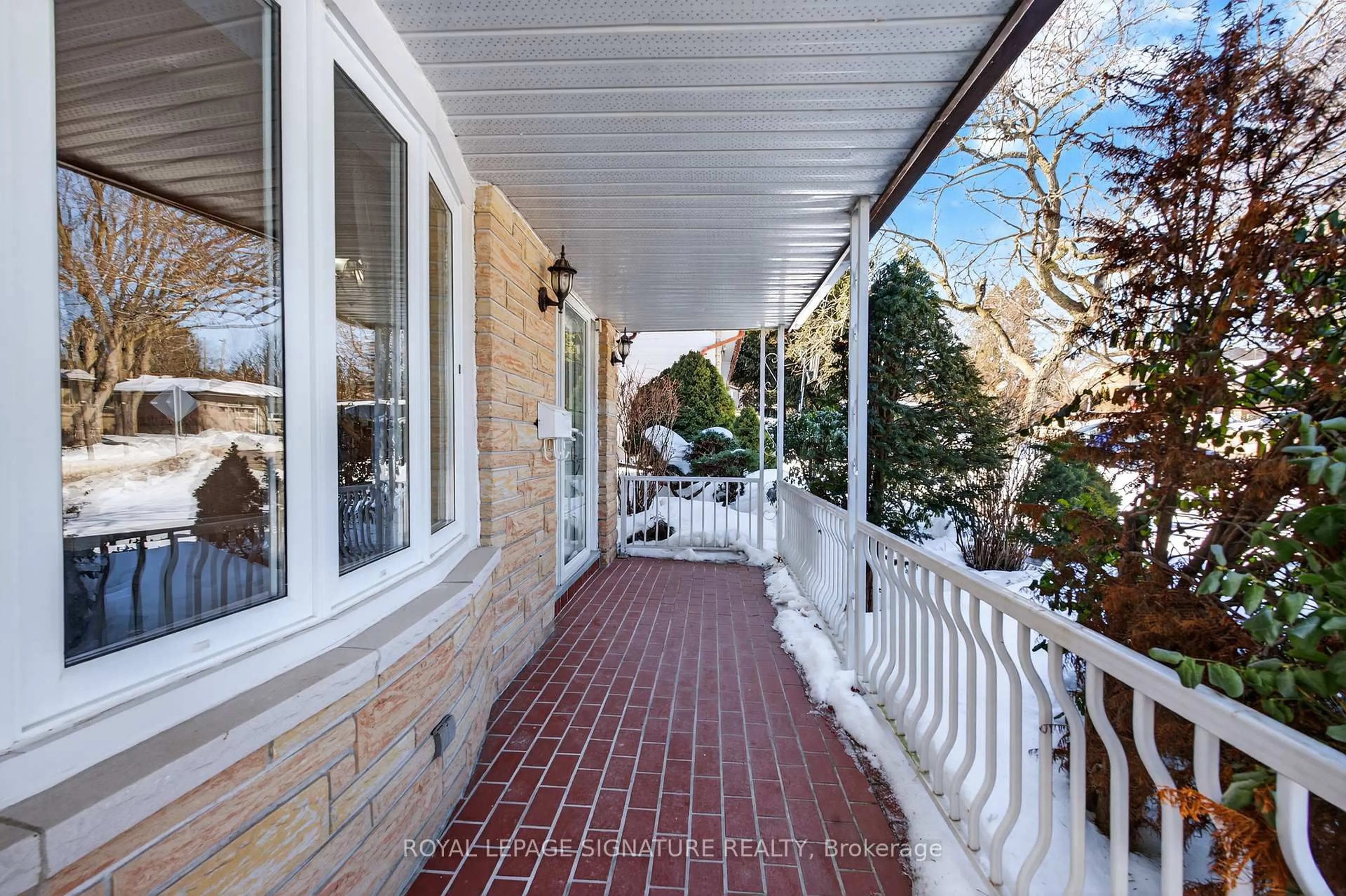 Patio, street for 897 Pembridge Cres, Kingston Ontario K7M 6C6