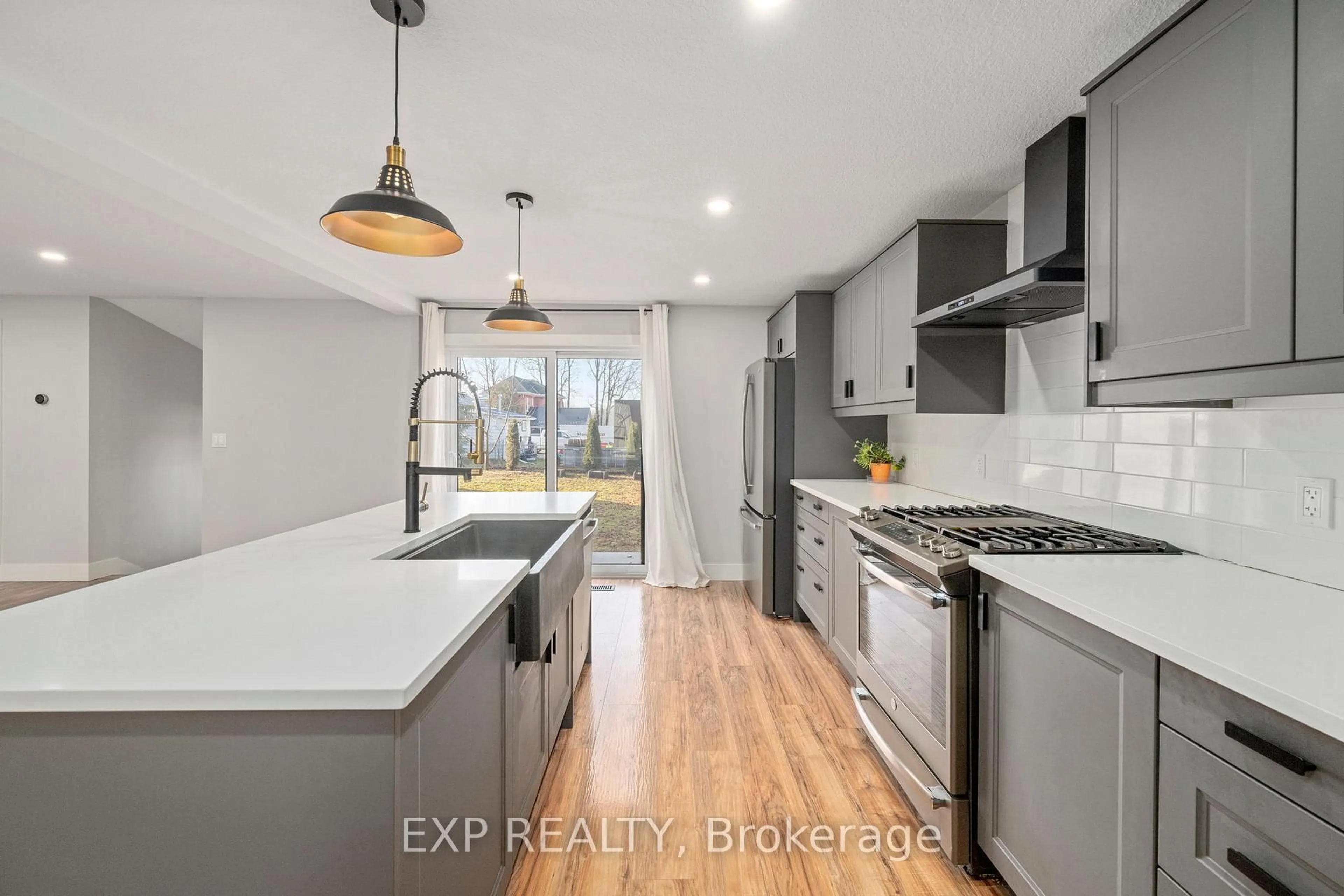 Open concept kitchen, ceramic/tile floor for 164 Nancy St, Dutton/Dunwich Ontario N0L 1J0