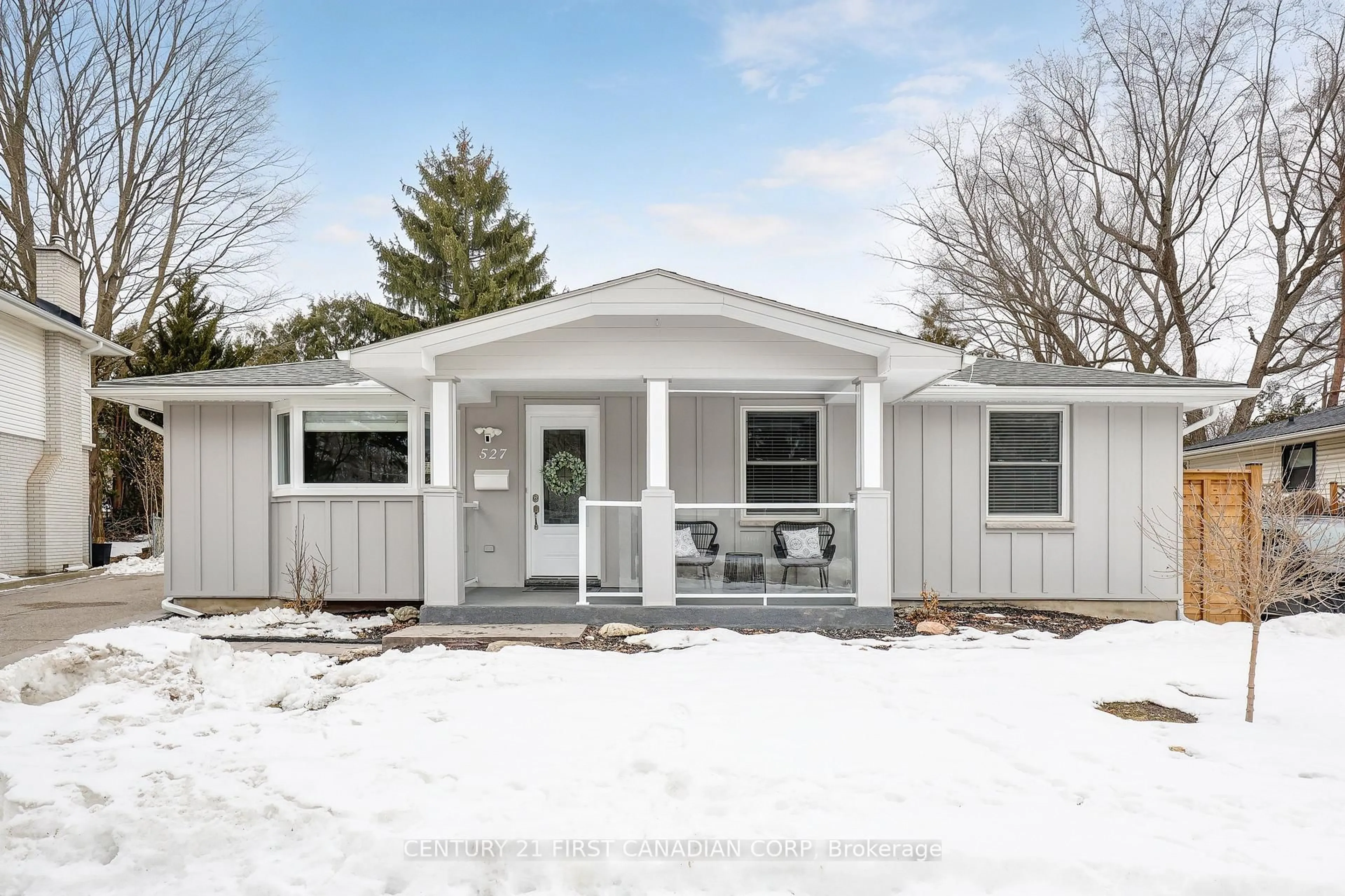 Home with vinyl exterior material, street for 527 BELVEDERE Ave, London South Ontario N6K 2R4