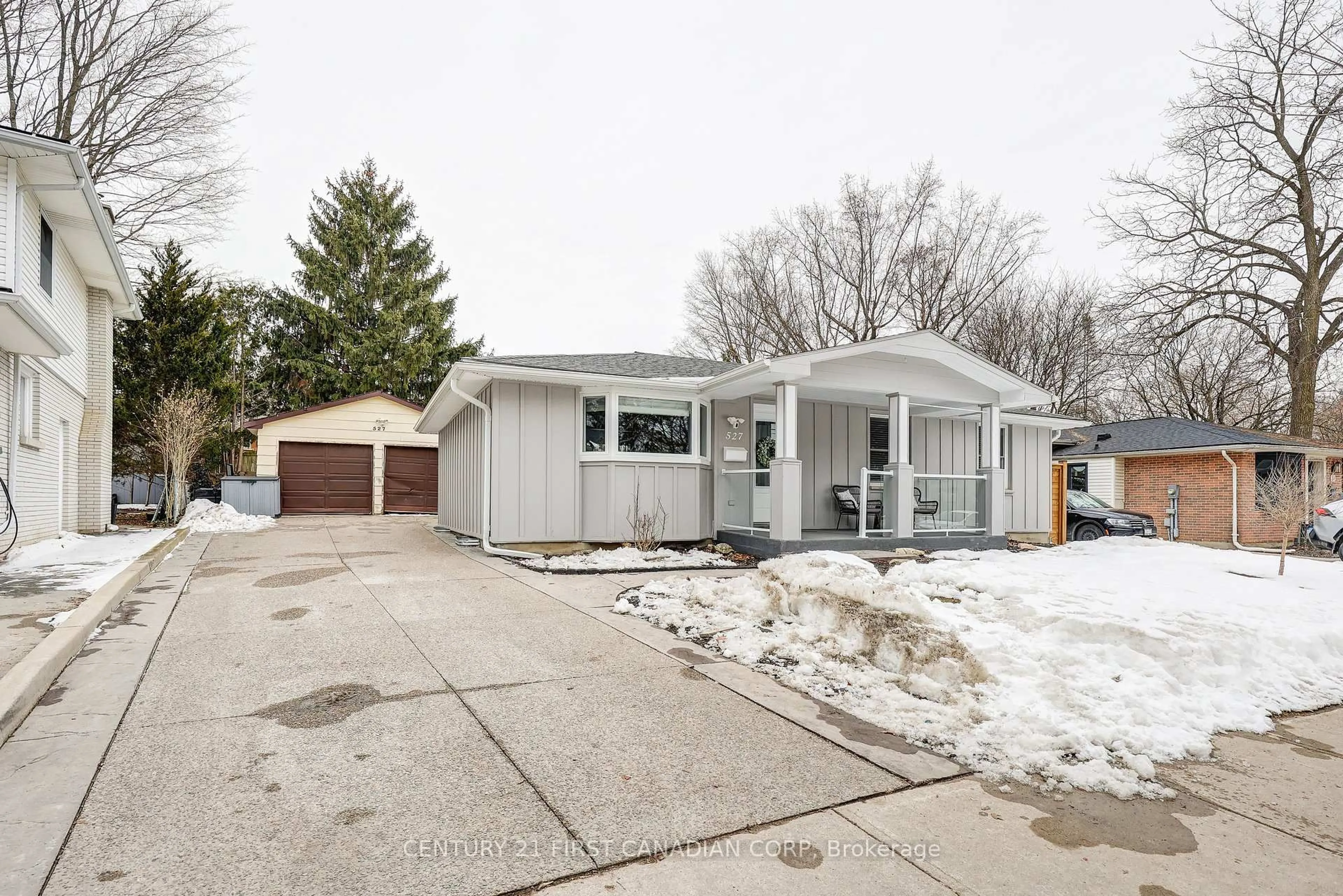 Home with vinyl exterior material, street for 527 BELVEDERE Ave, London South Ontario N6K 2R4