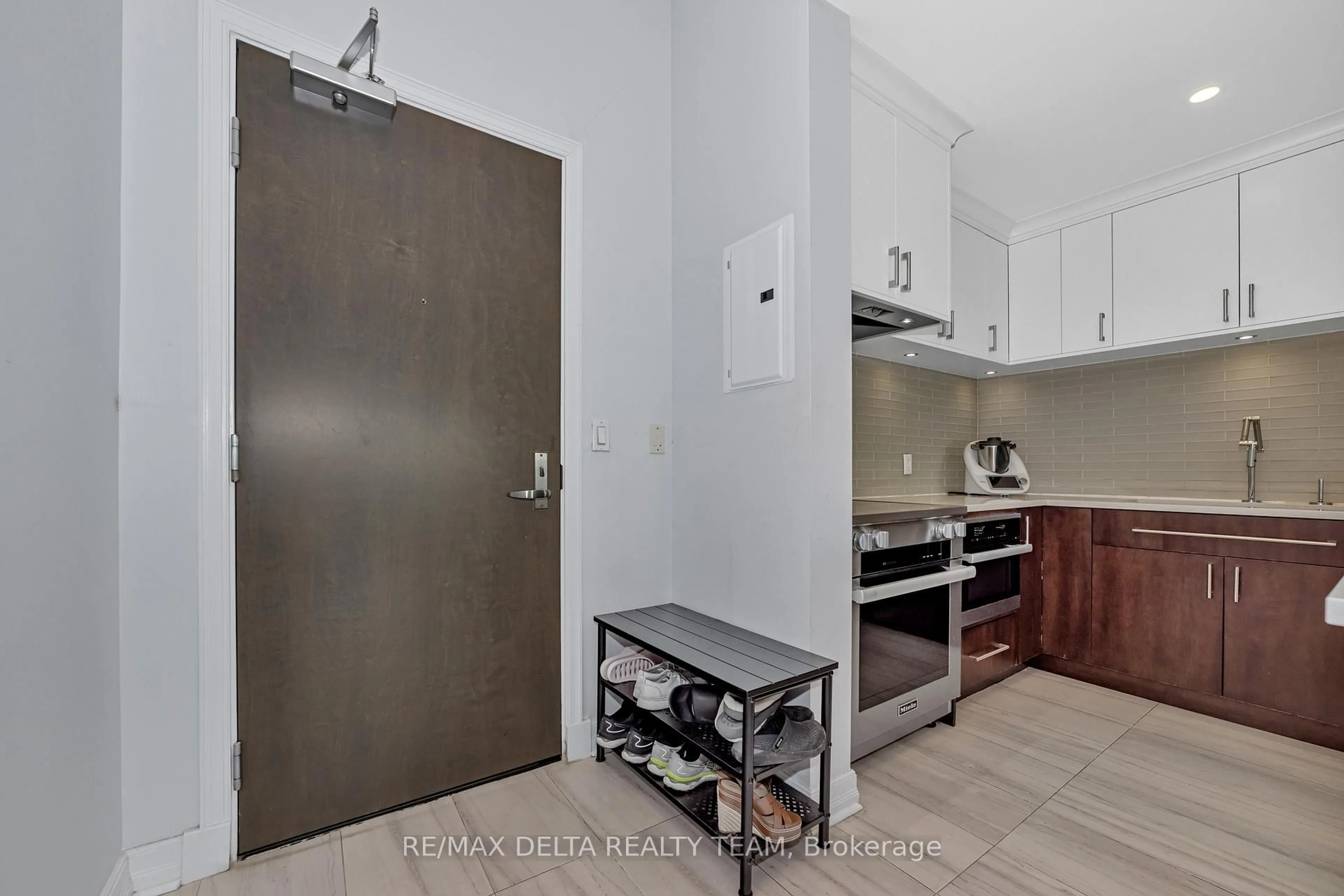 Standard kitchen, unknown for 200 BESSERER St #1202, Ottawa Ontario K1N 0A7