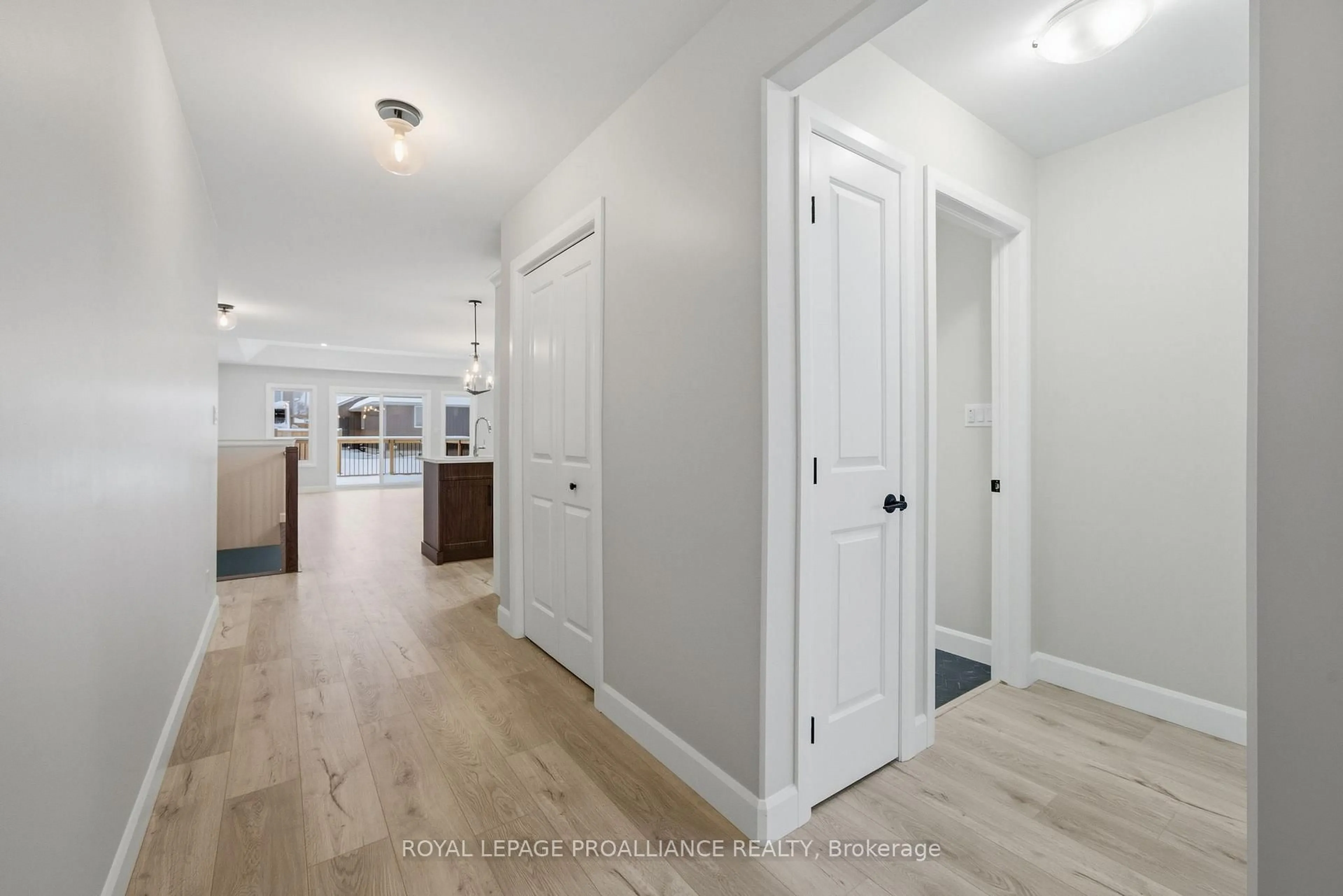 Indoor entryway for 106 Hastings Park Dr, Belleville Ontario K8P 0J1