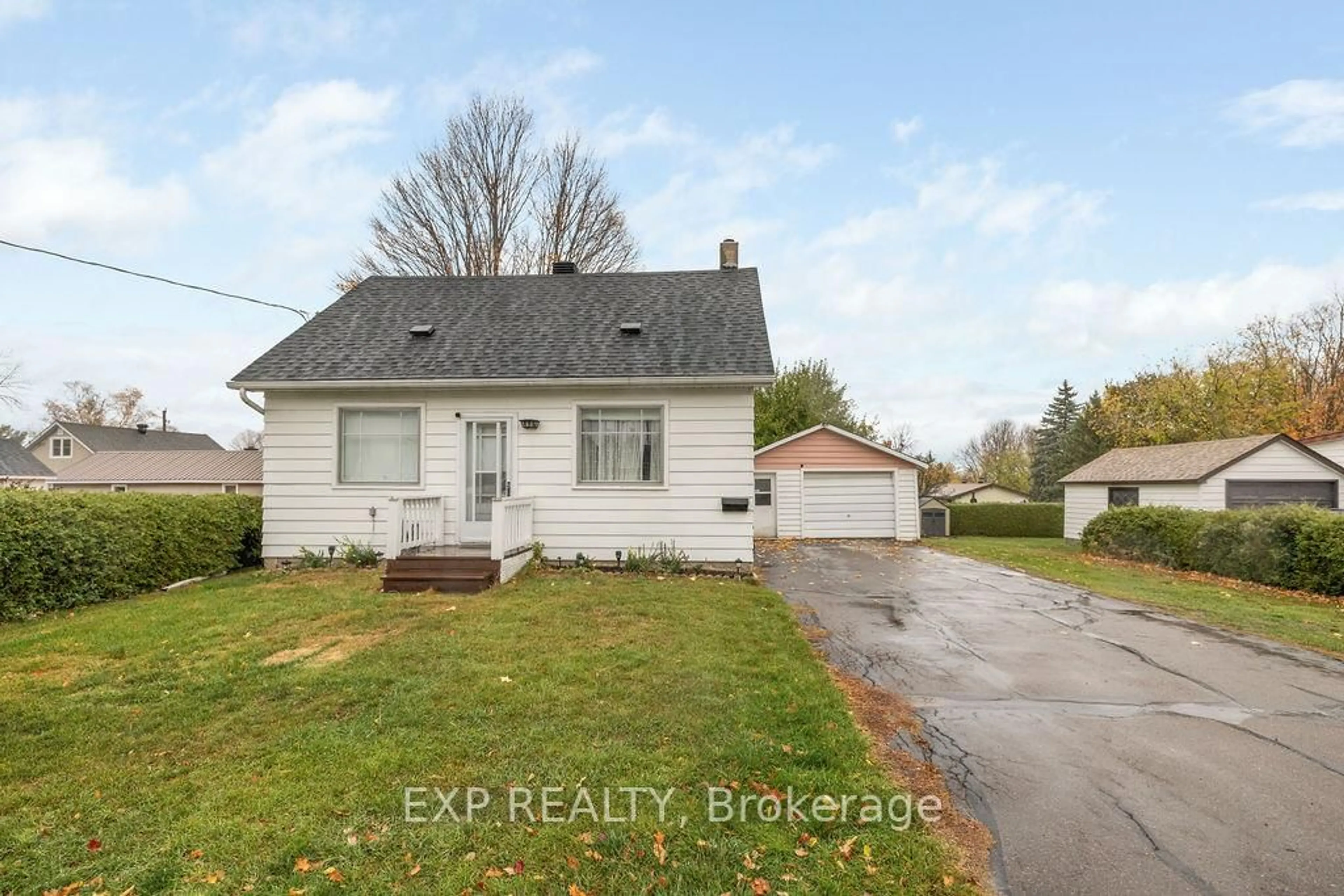 Unknown for 495 Wilbert St, Pembroke Ontario K8A 3G7