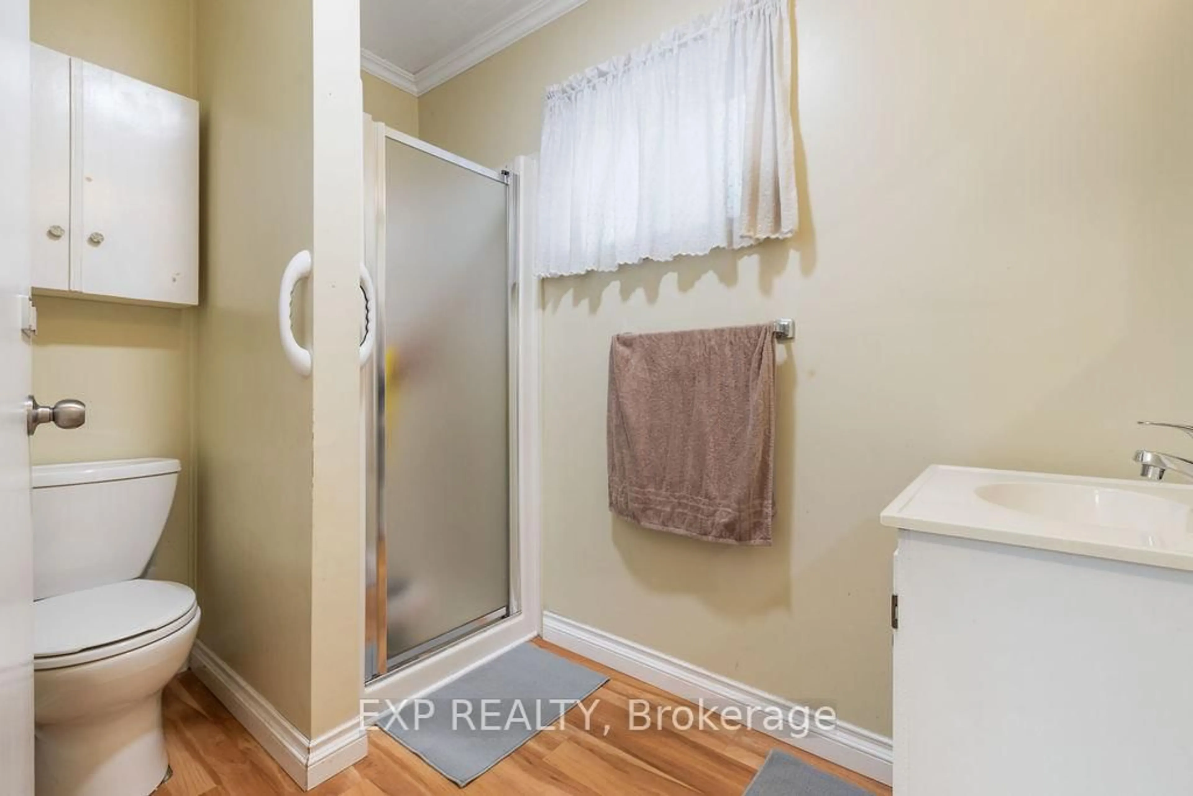 Standard bathroom, unknown for 495 Wilbert St, Pembroke Ontario K8A 3G7