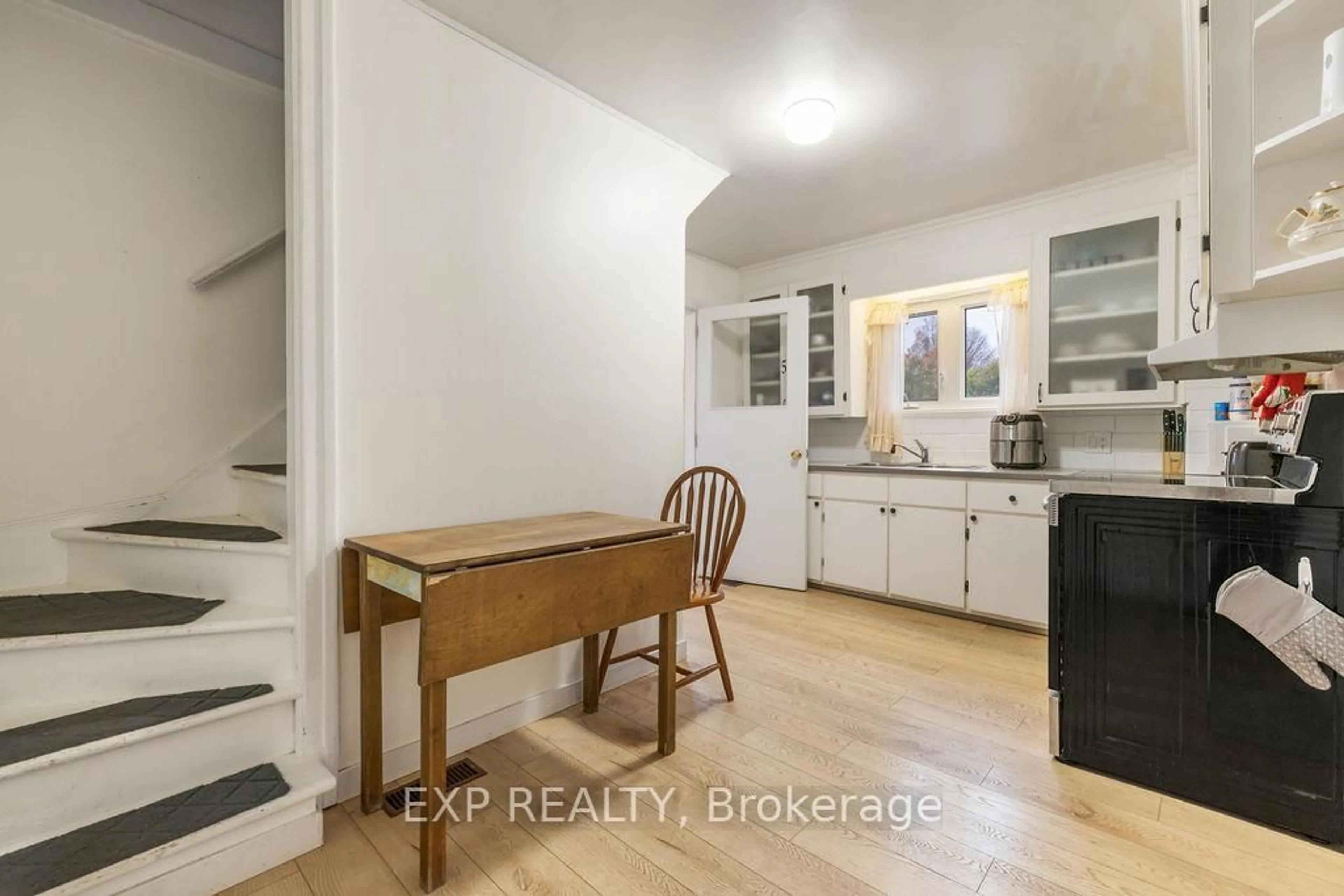 Unknown for 495 Wilbert St, Pembroke Ontario K8A 3G7