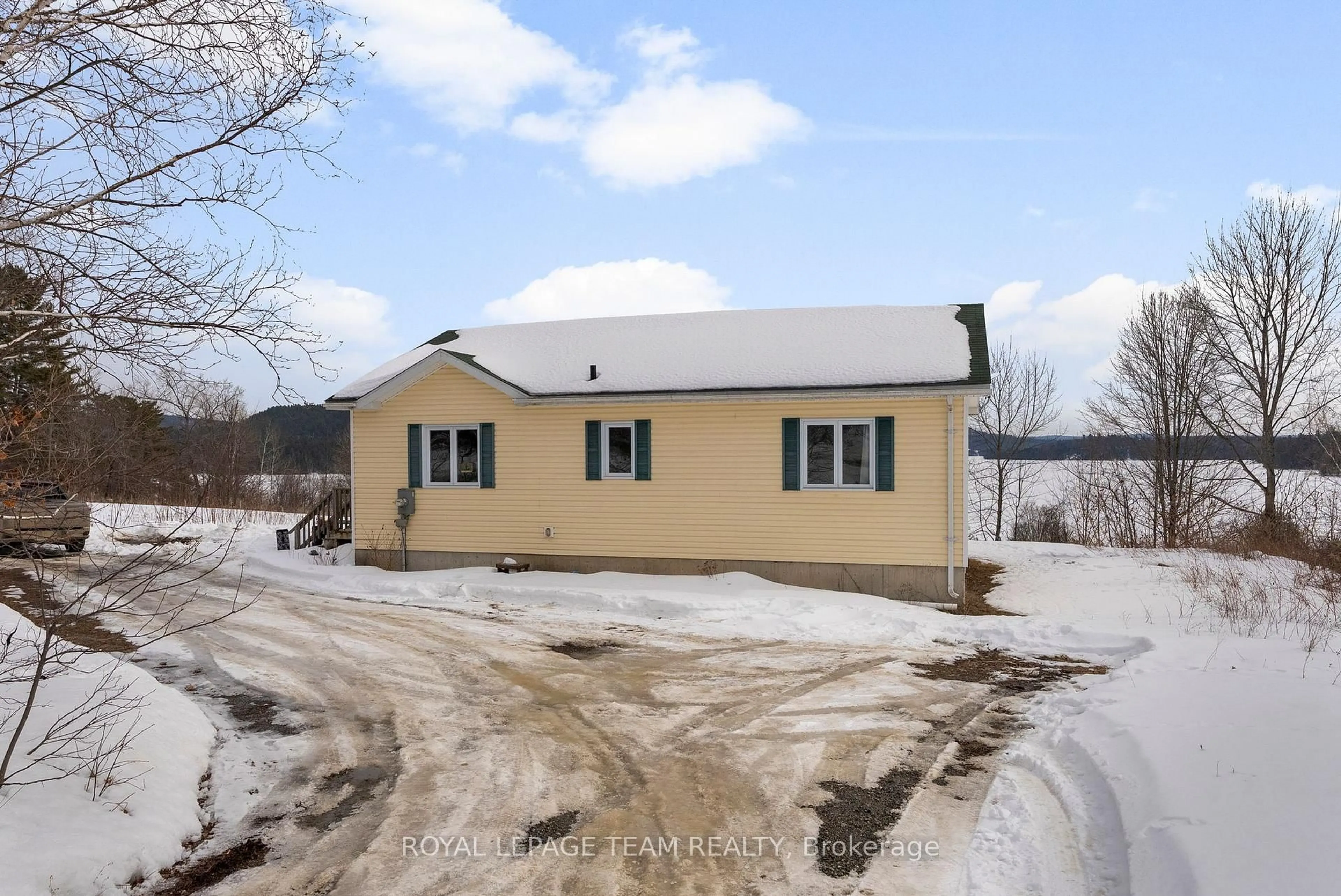 Unknown for 1086 Victory Lane, Calabogie Ontario K0J 1H0