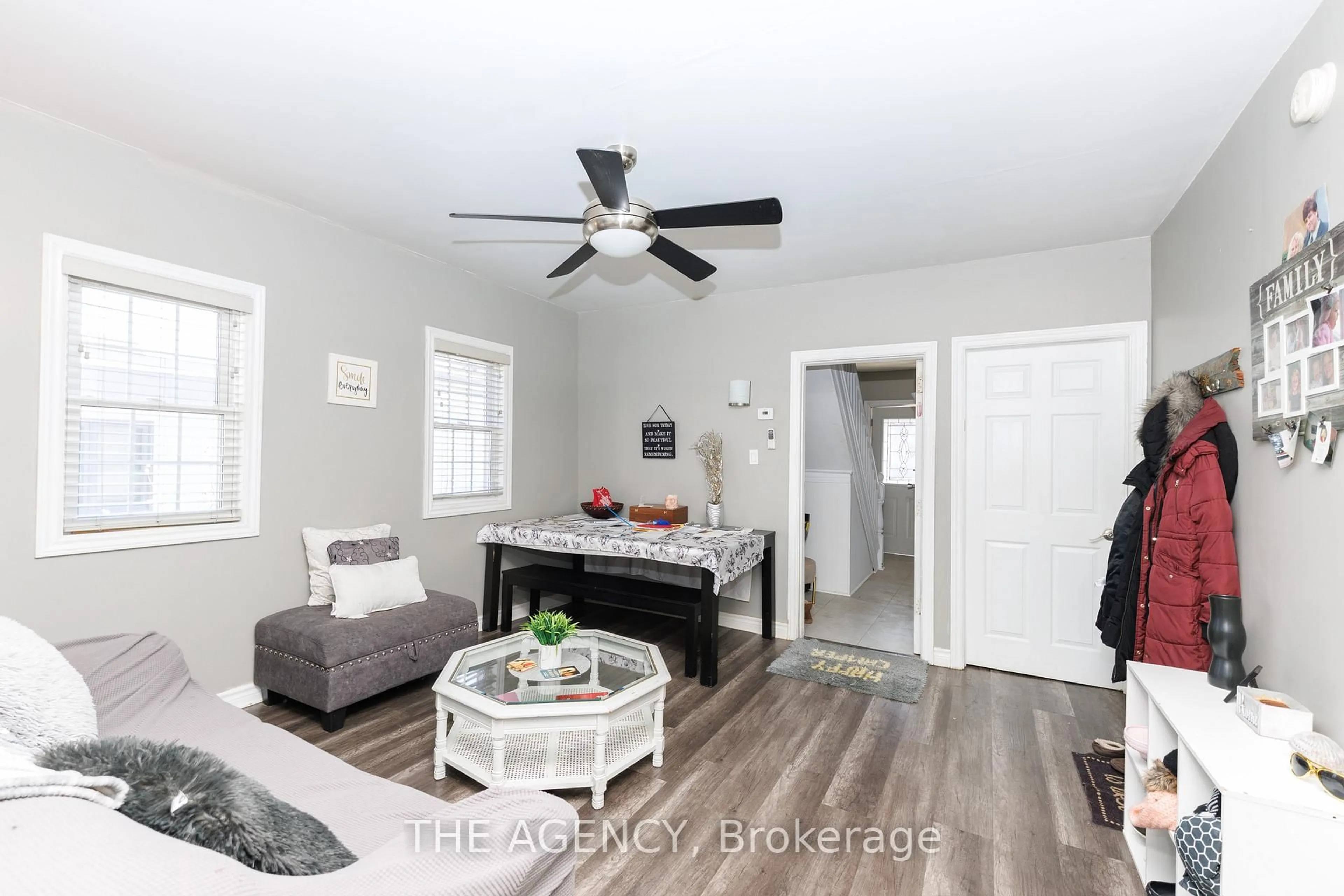 Living room with furniture, unknown for 242 Jarvis St, Fort Erie Ontario L2A 2S5