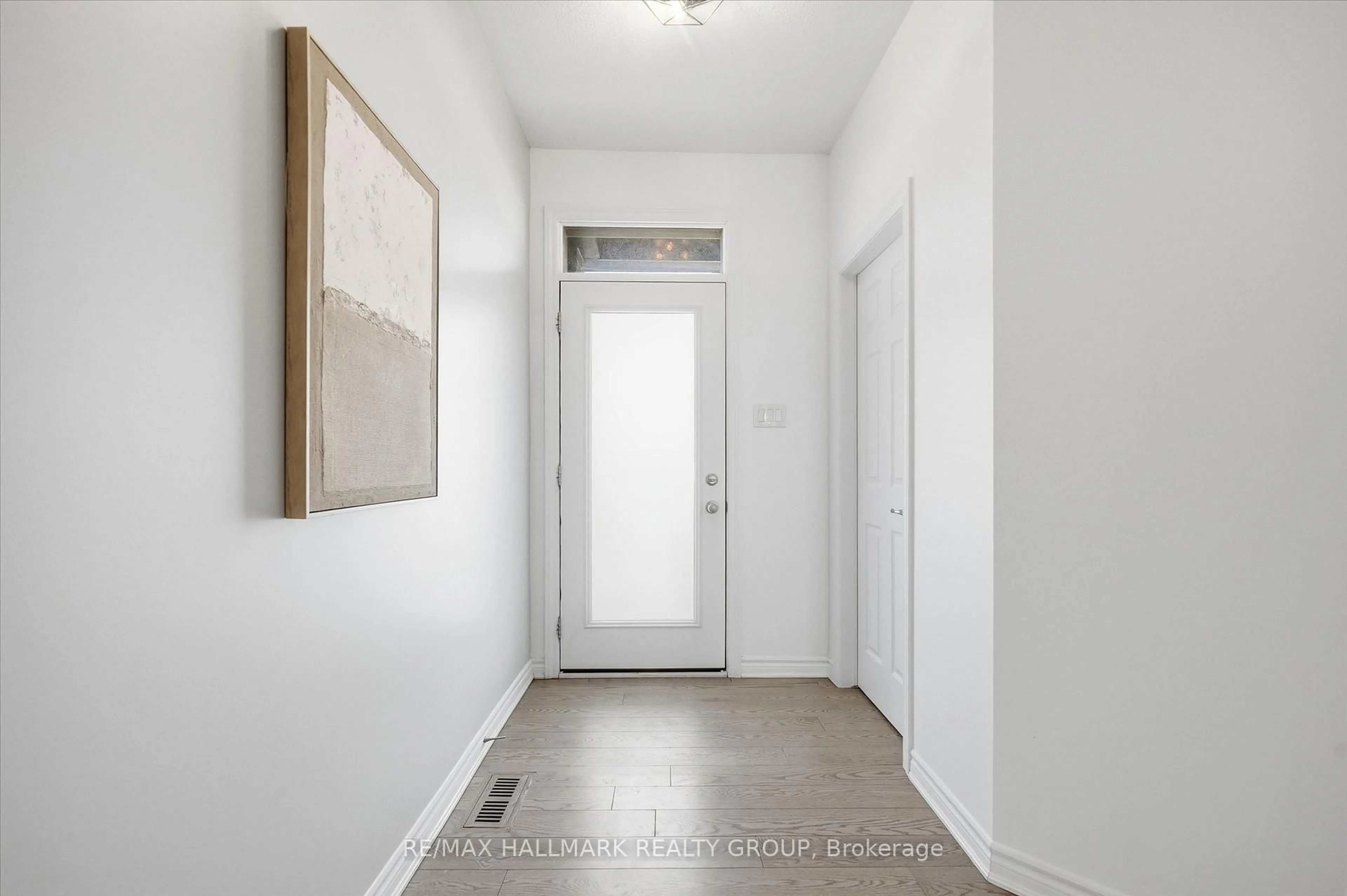 Indoor entryway for 130 Umbra Pl, Ottawa Ontario K2J 6N7