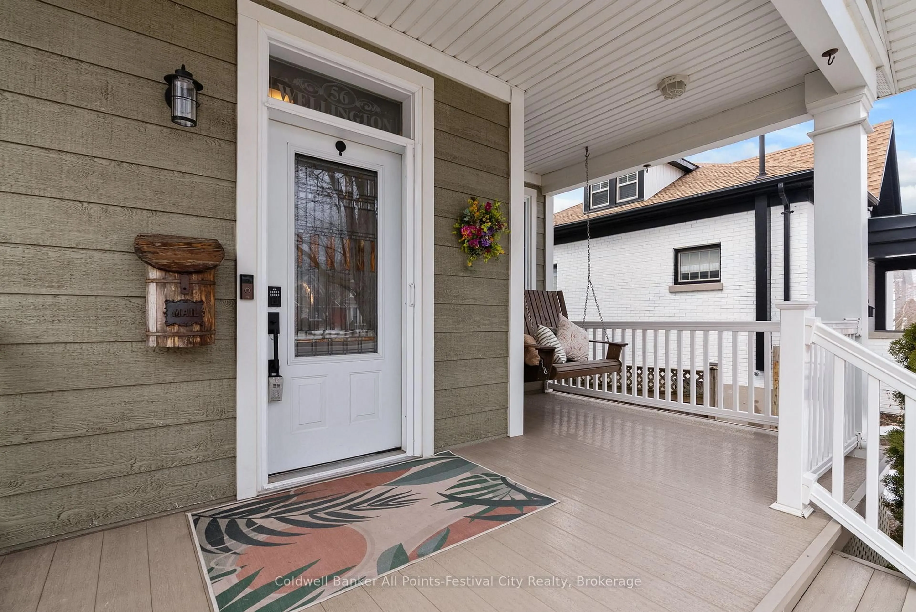 Indoor entryway for 56 Wellington St, Goderich Ontario N7A 3S7