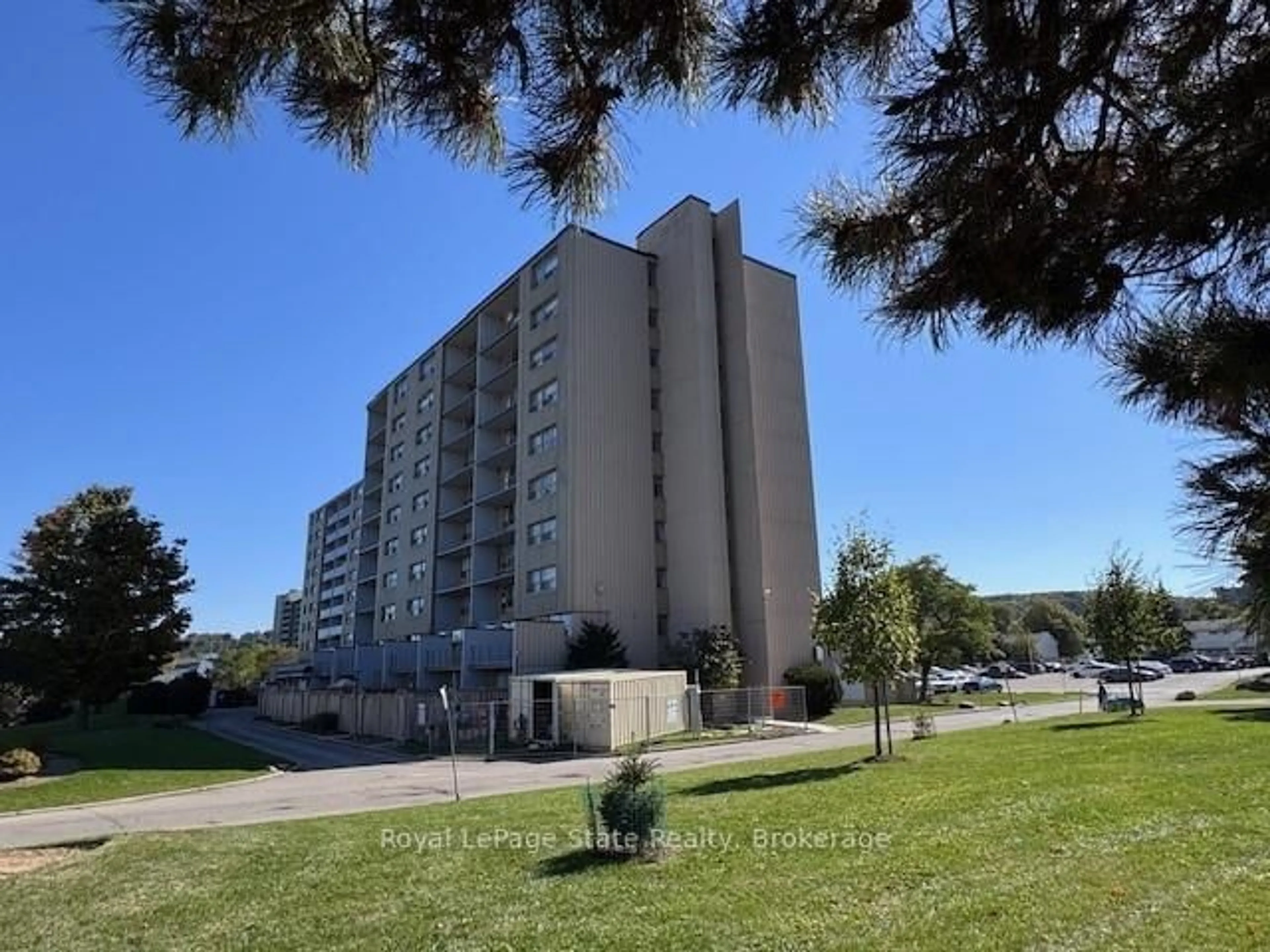 A pic from outside/outdoor area/front of a property/back of a property/a pic from drone, unknown for 15 Albright Rd #603, Hamilton Ontario L8K 5J2