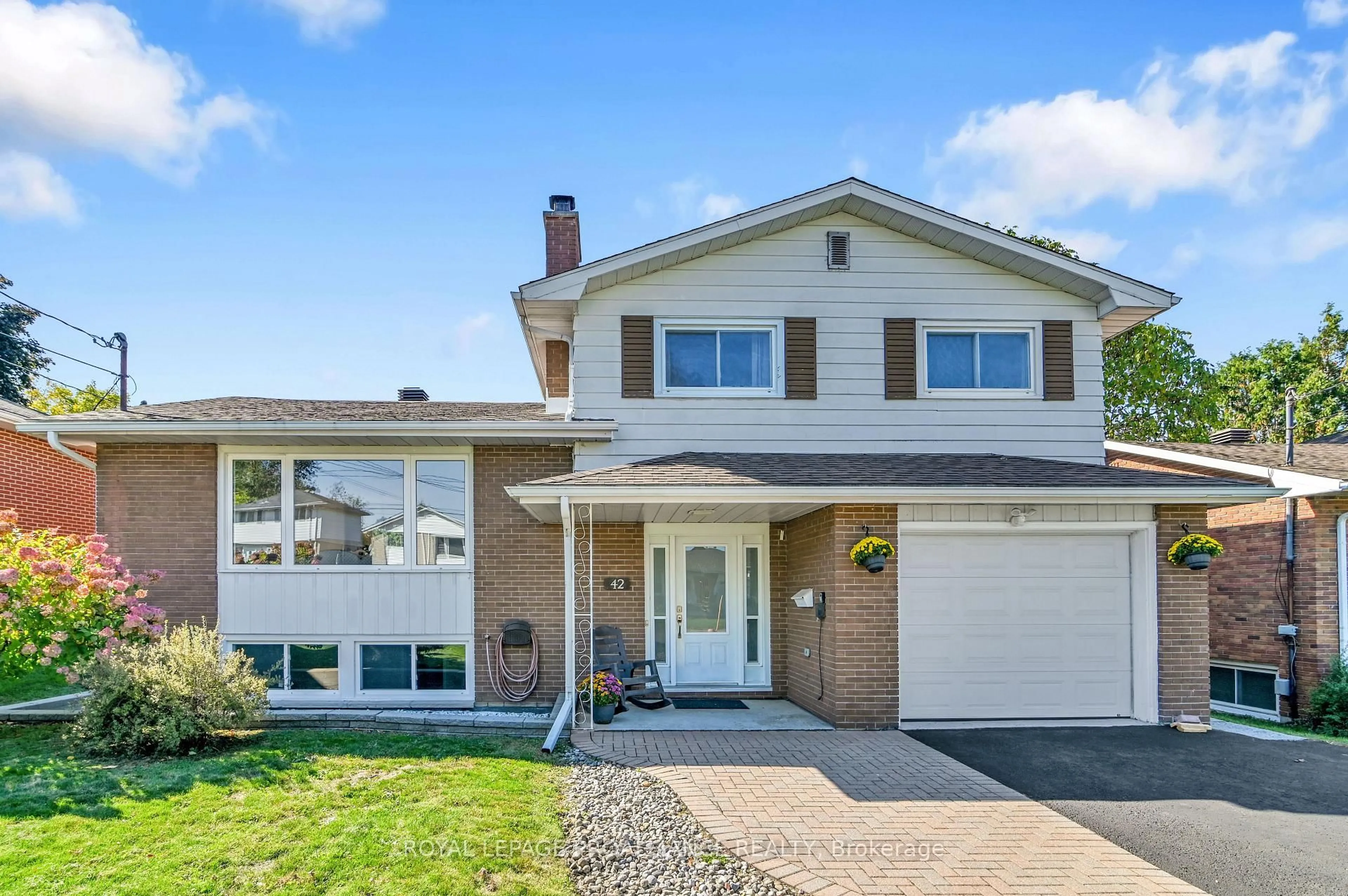 Home with vinyl exterior material, street for 42 Davison Ave, Brockville Ontario K6V 3C2