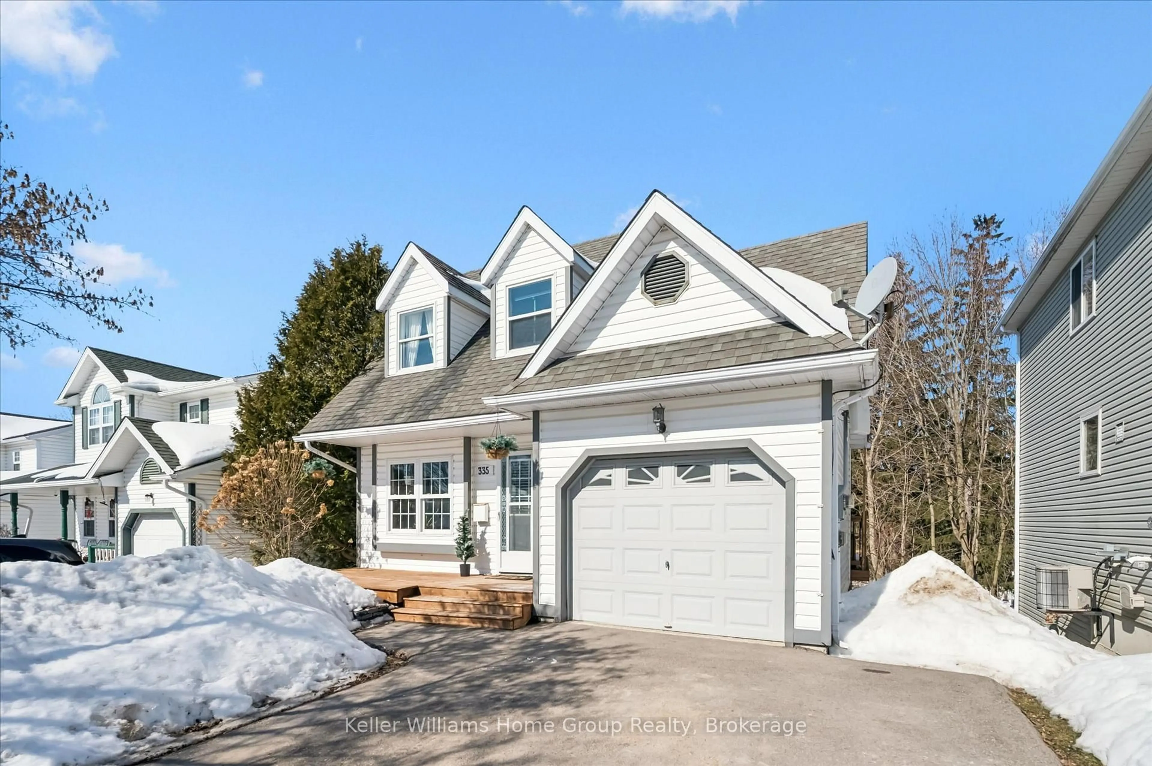 Home with vinyl exterior material, street for 335 Highland Rd, Centre Wellington Ontario N1M 3N8