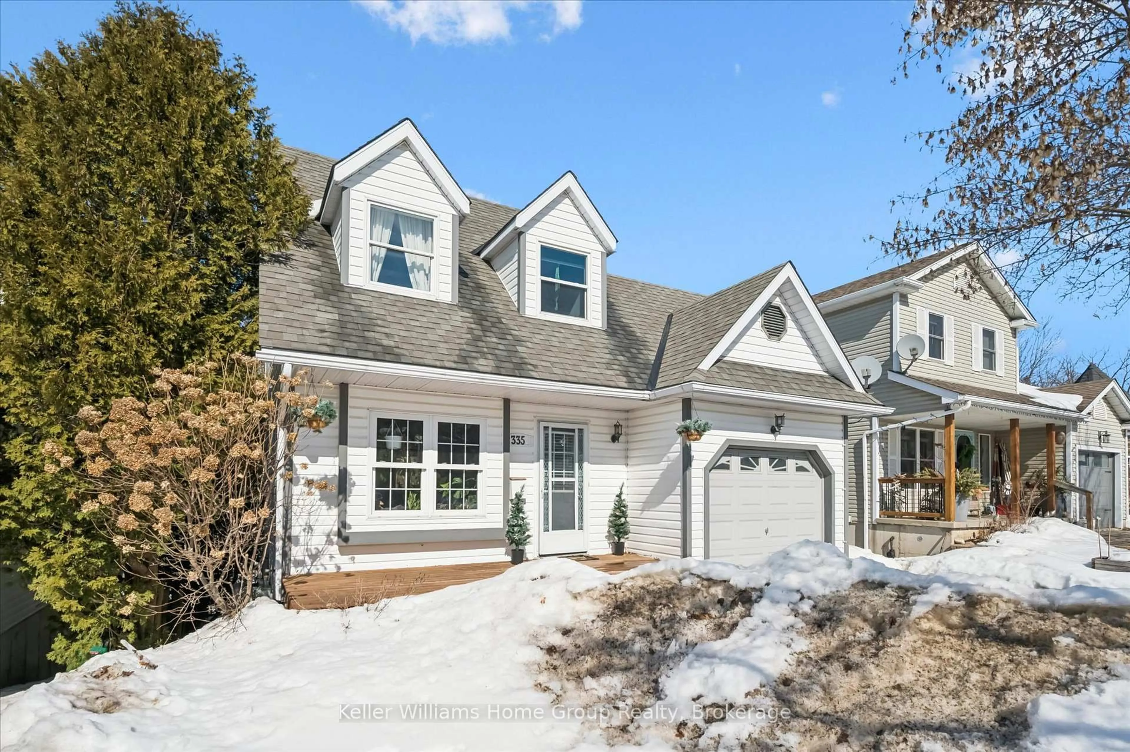 Home with vinyl exterior material, street for 335 Highland Rd, Centre Wellington Ontario N1M 3N8